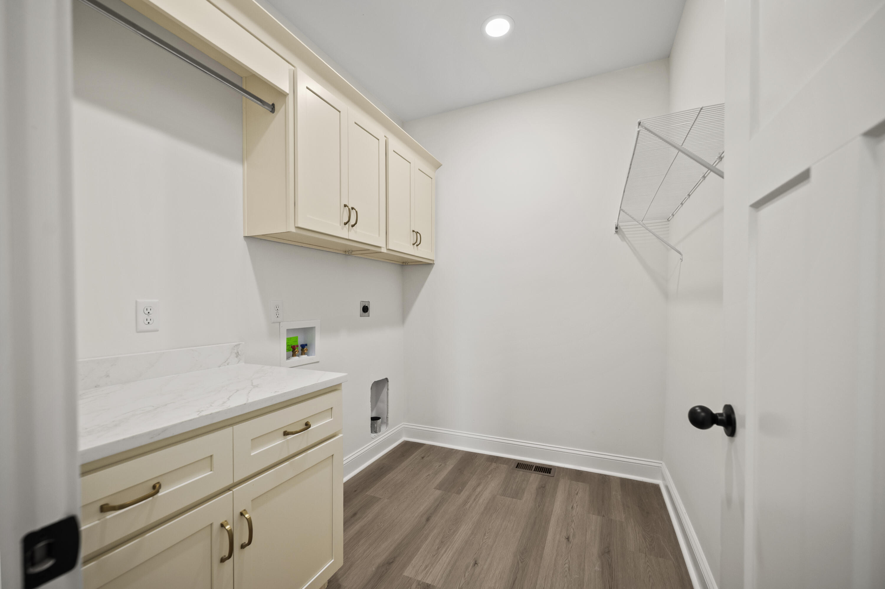 108 Dawn Court Property Photo 17