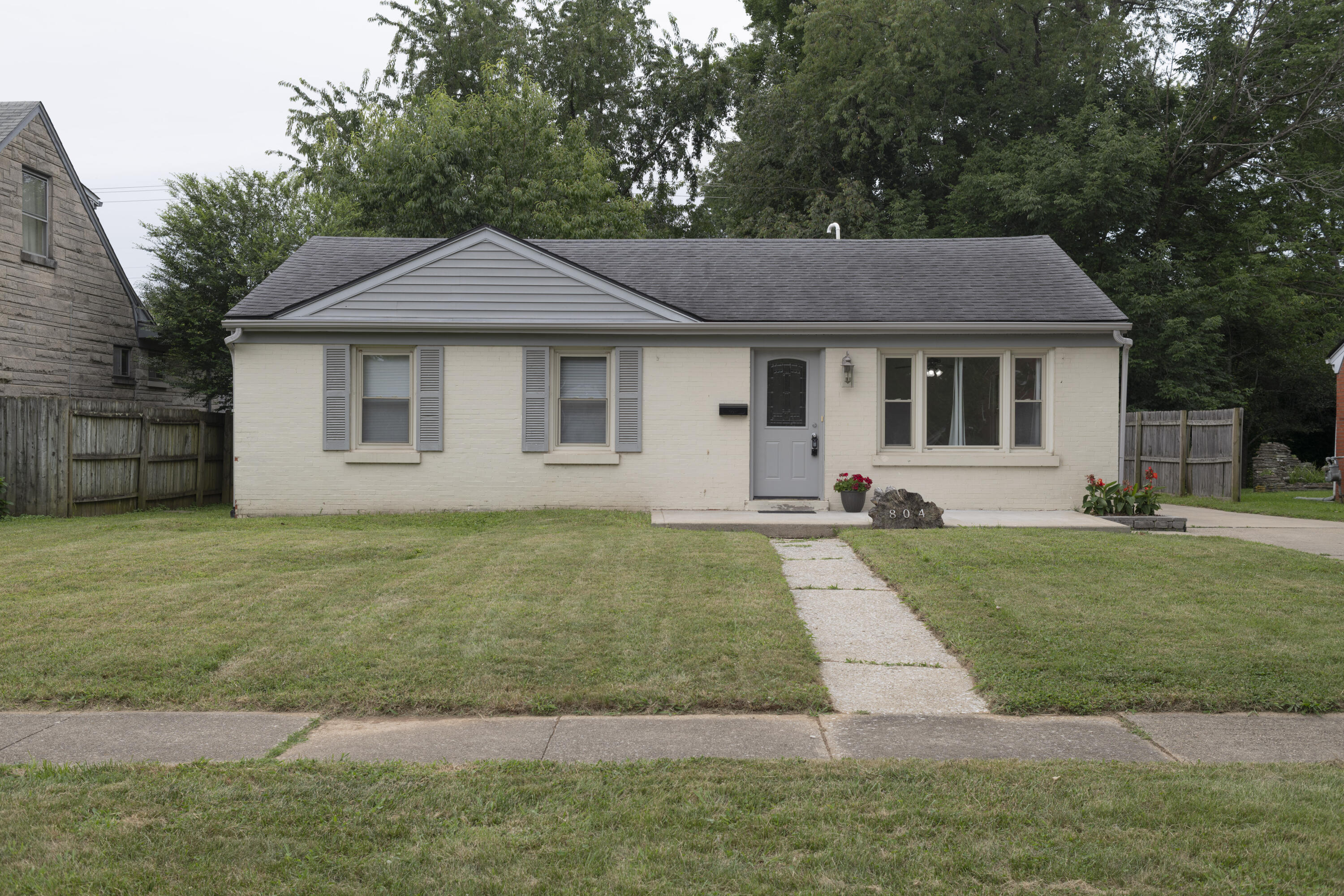 804 Della Drive Property Photo 1
