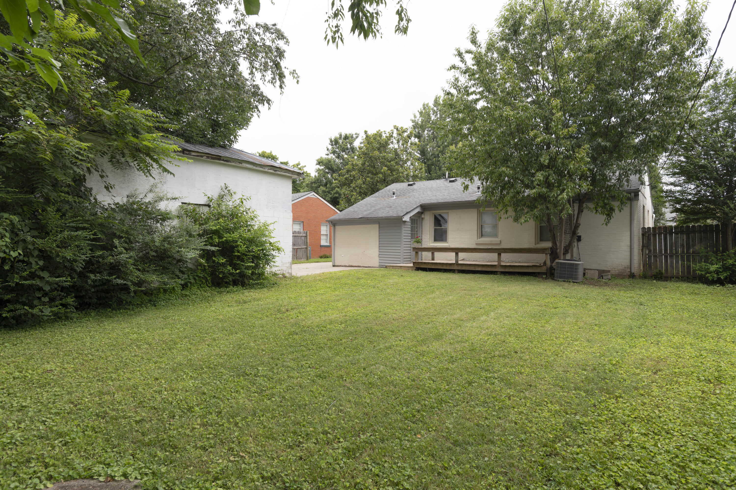 804 Della Drive Property Photo 2