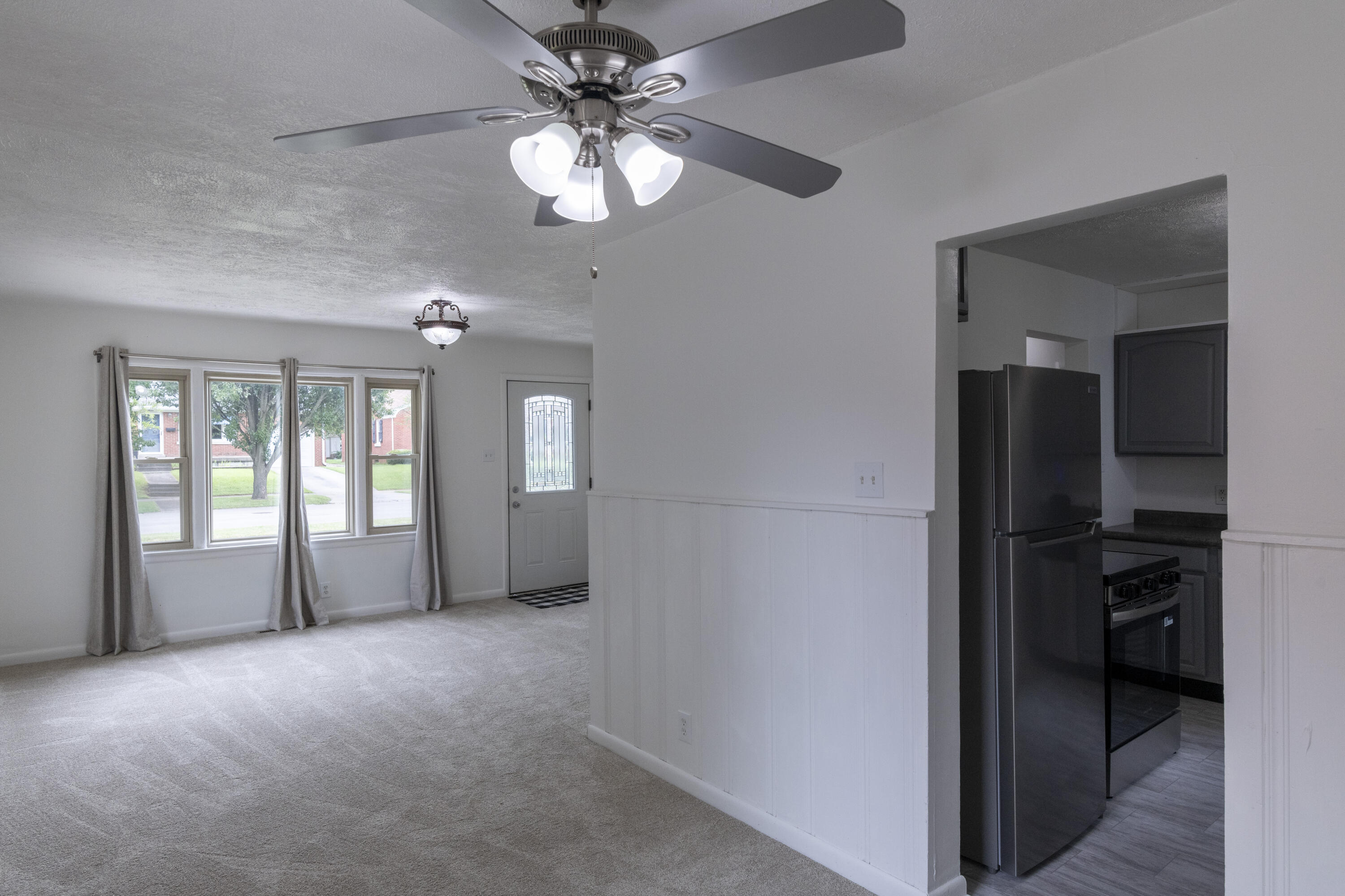 804 Della Drive Property Photo 4