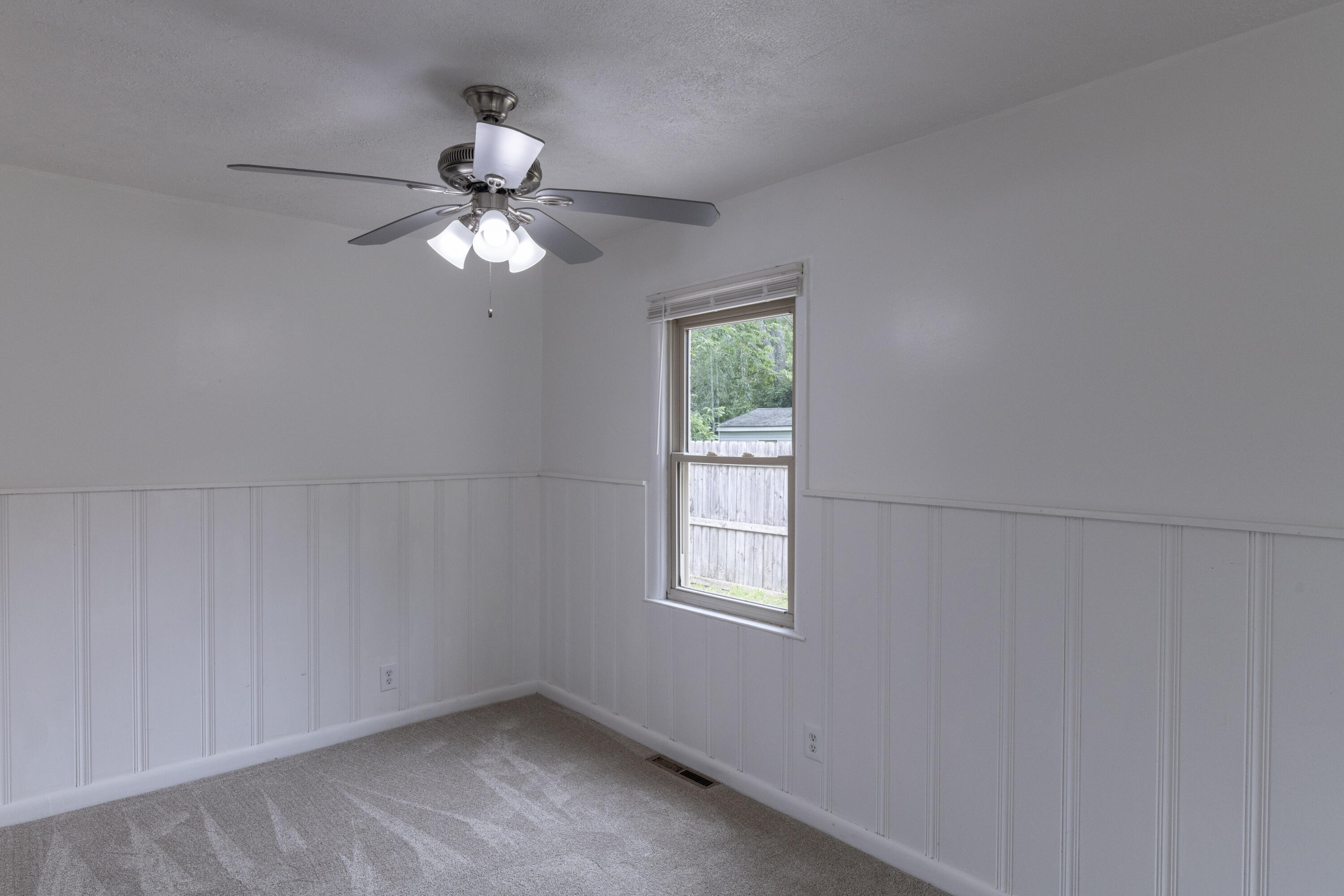 804 Della Drive Property Photo 8