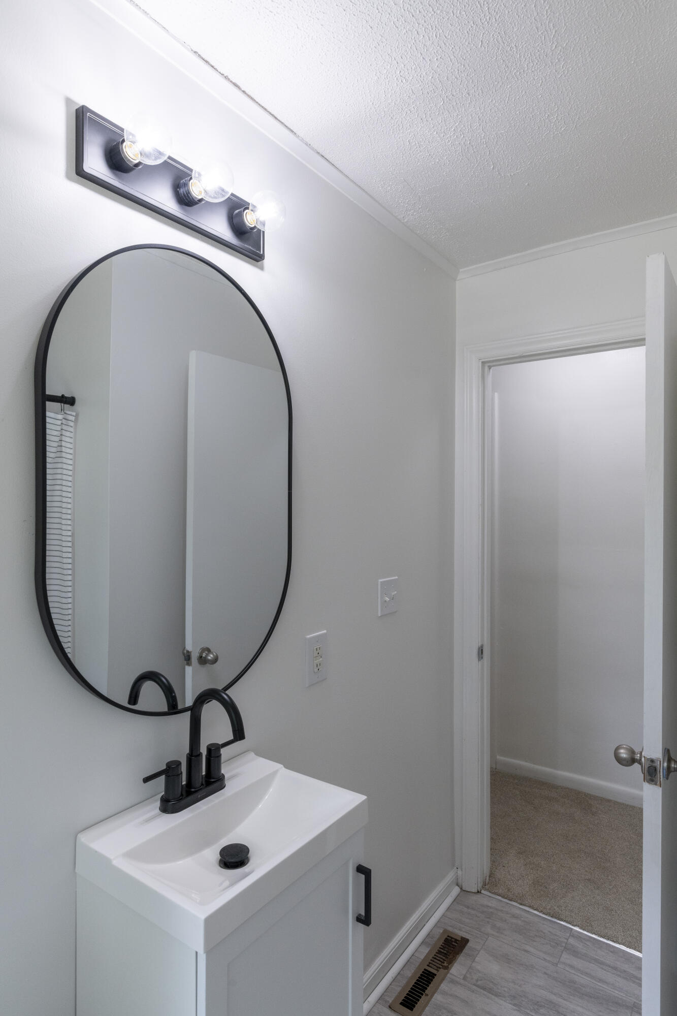 804 Della Drive Property Photo 10