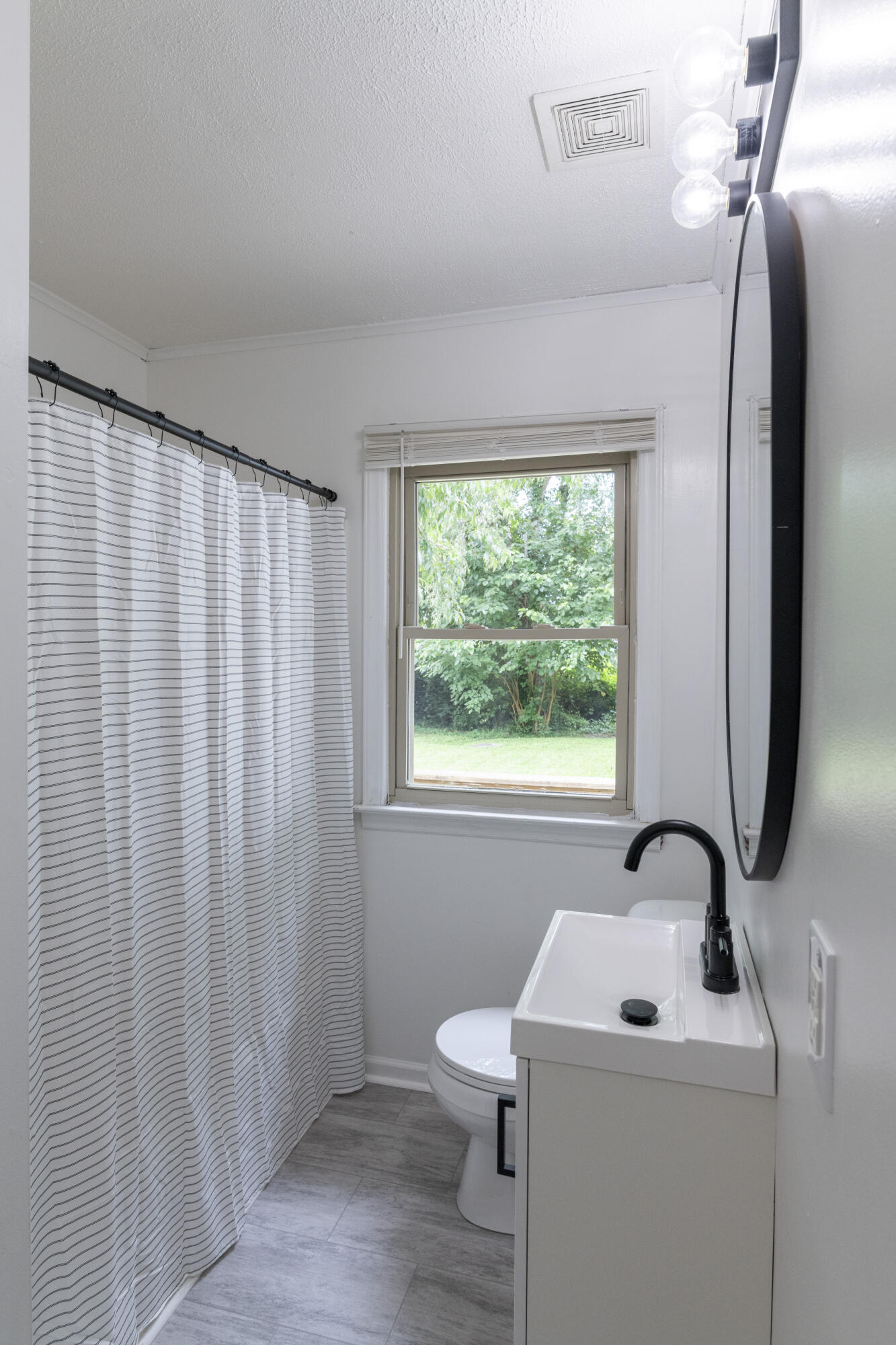 804 Della Drive Property Photo 11