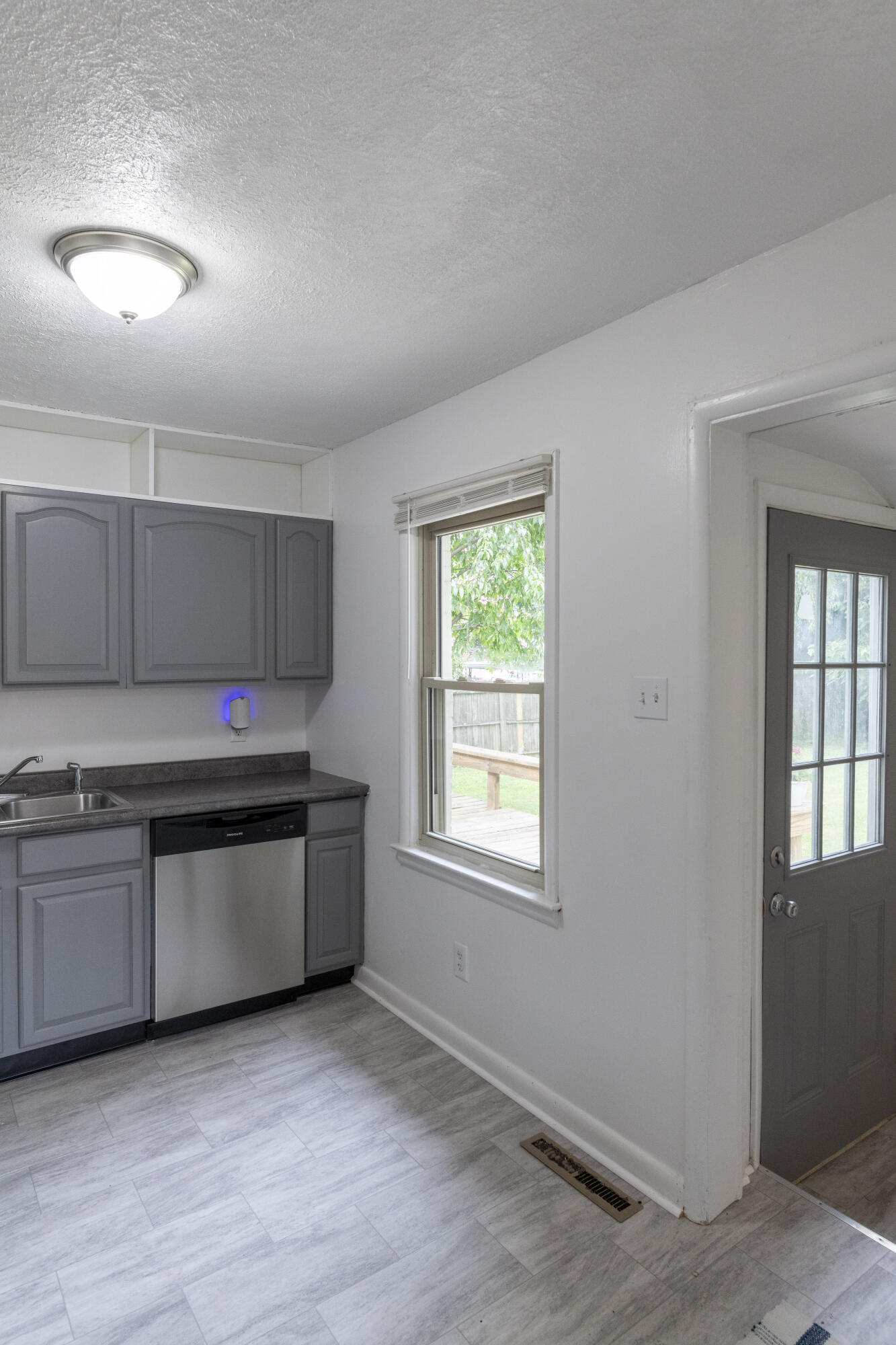 804 Della Drive Property Photo 19