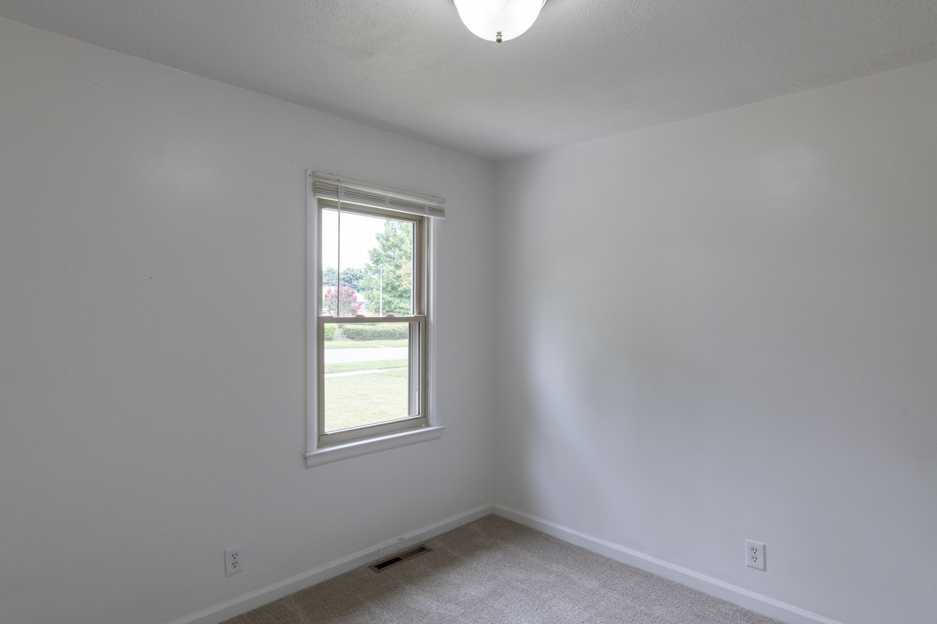 804 Della Drive Property Photo 28