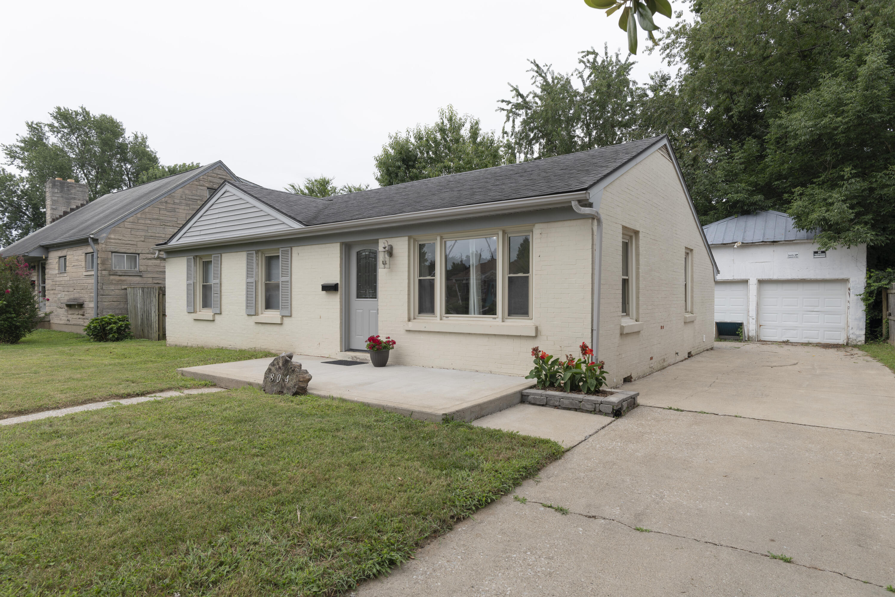 804 Della Drive Property Photo 32
