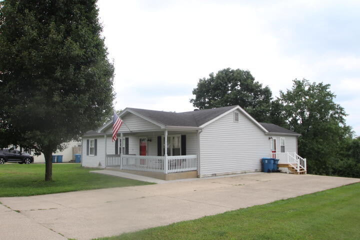 1037 David Drive Property Photo 2