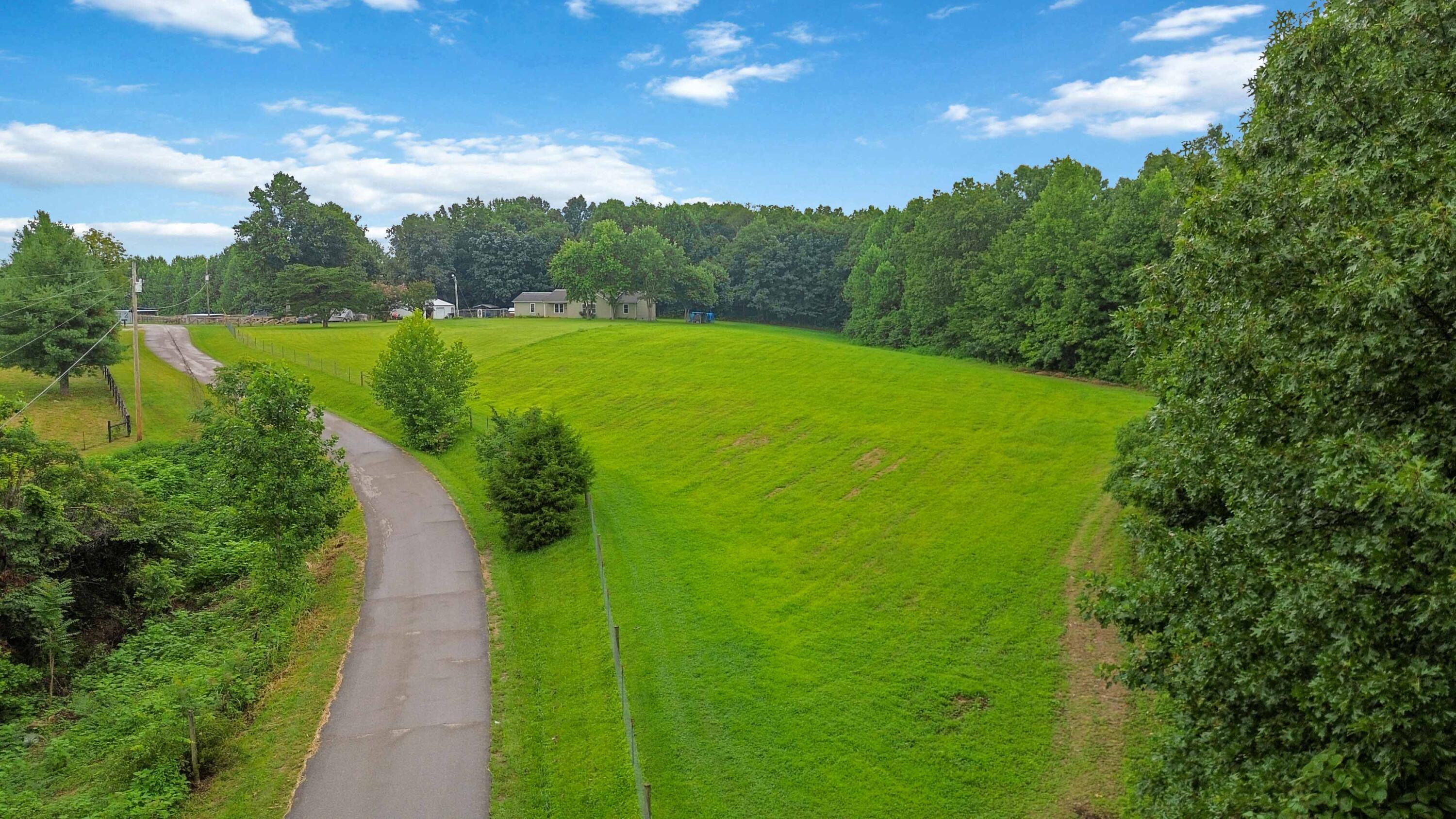 547 Trace Fork Road Property Photo 3
