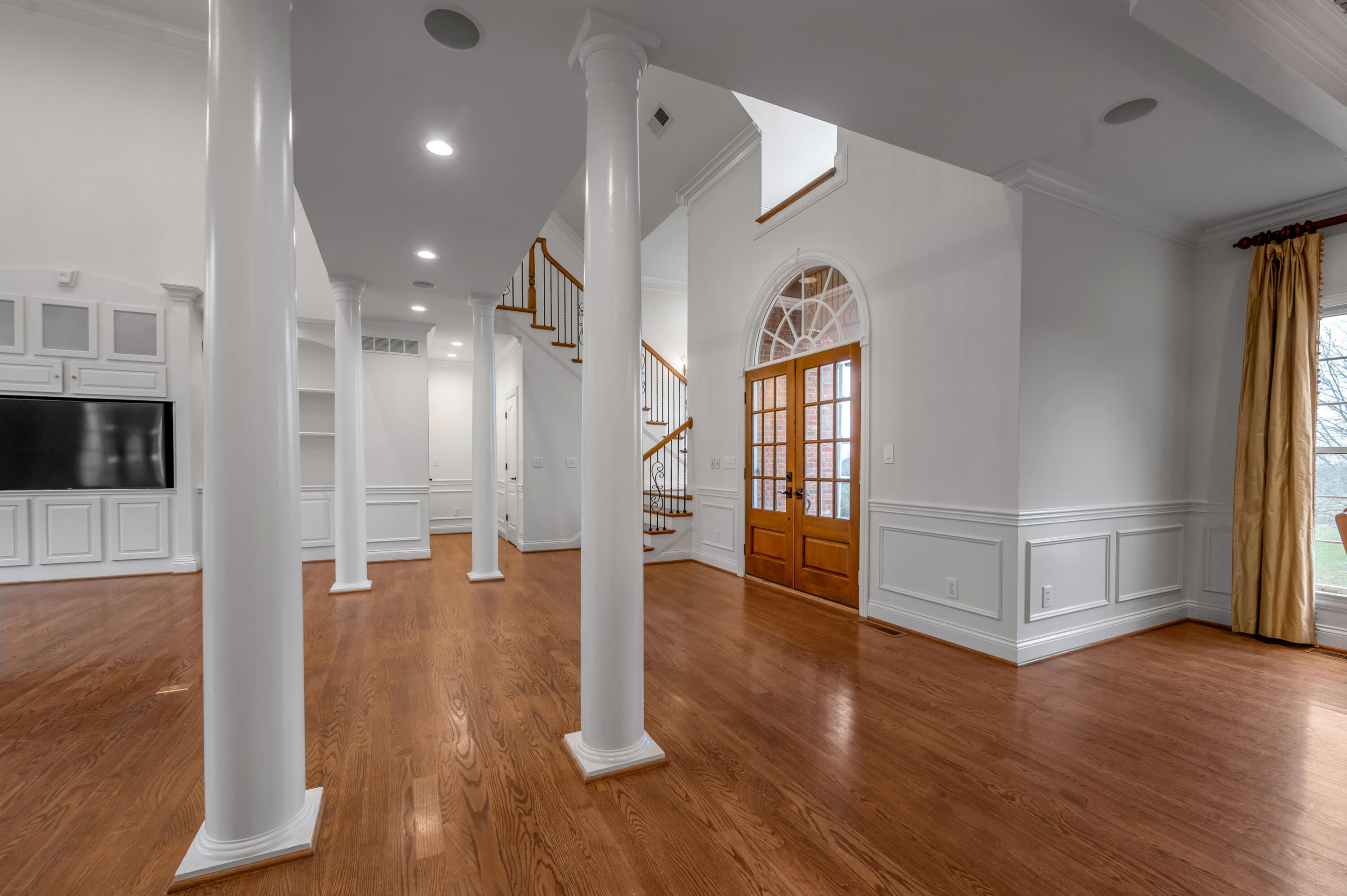 1056 High Point Drive Property Photo 3