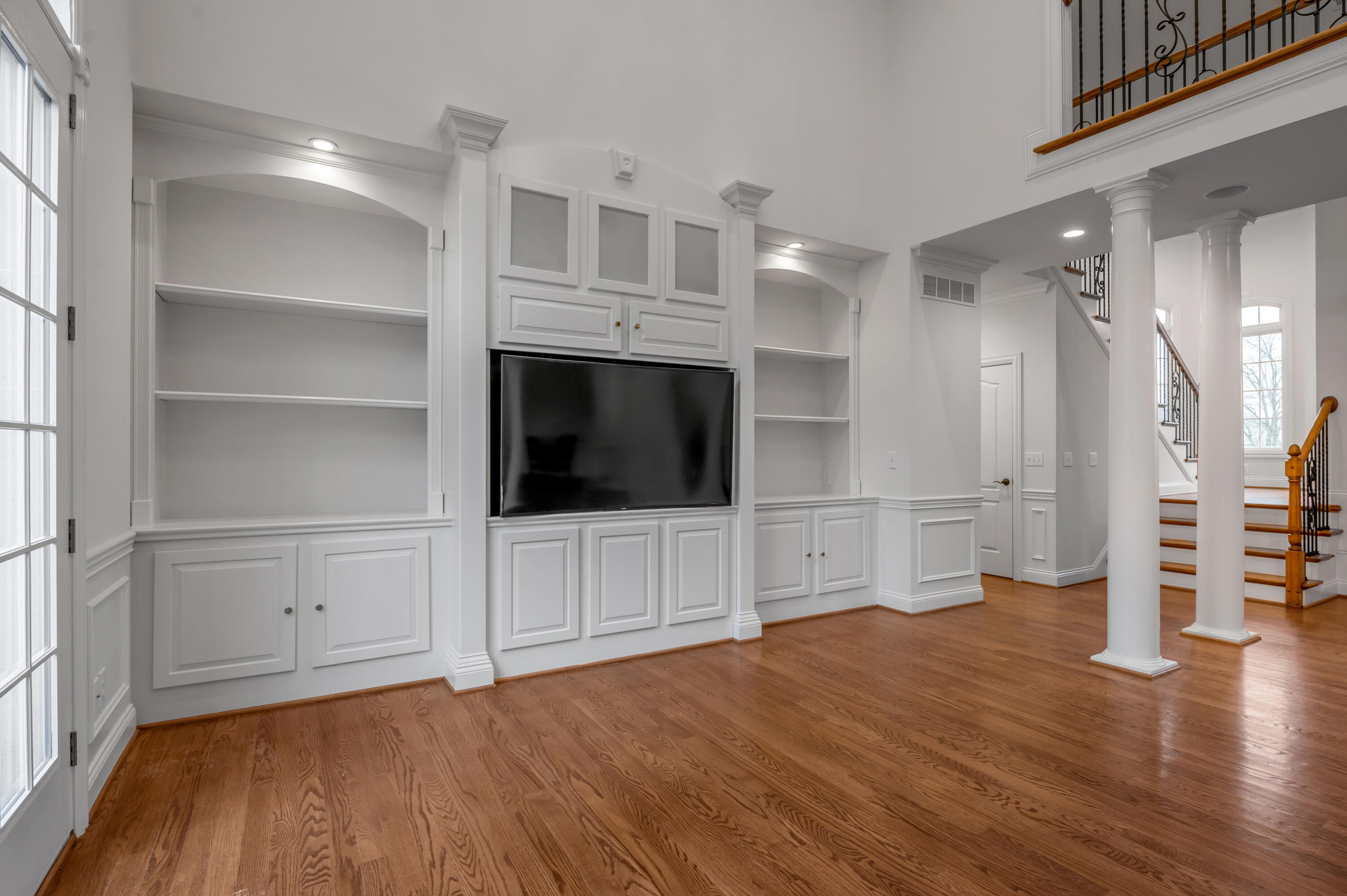 1056 High Point Drive Property Photo 8