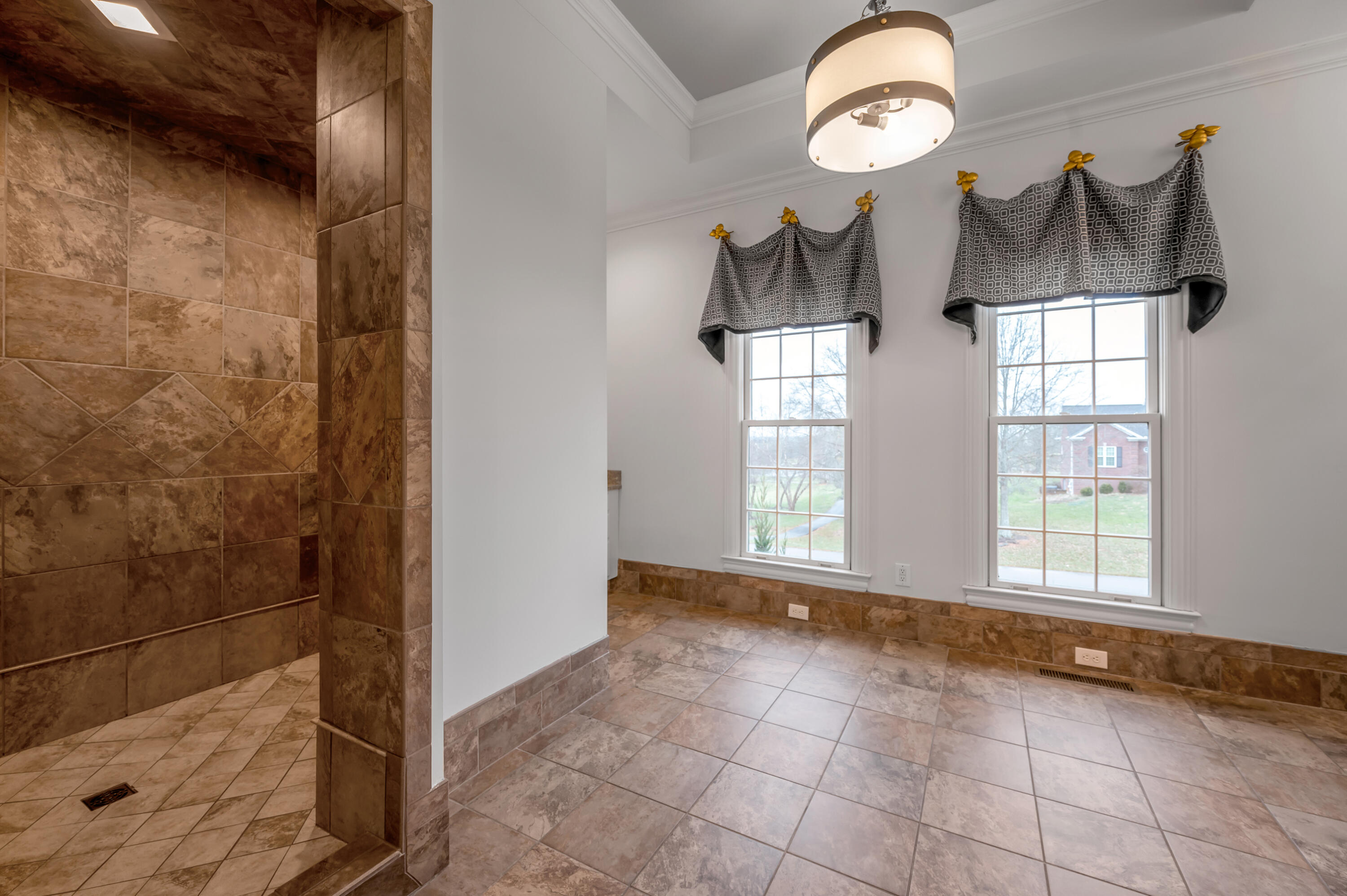 1056 High Point Drive Property Photo 27