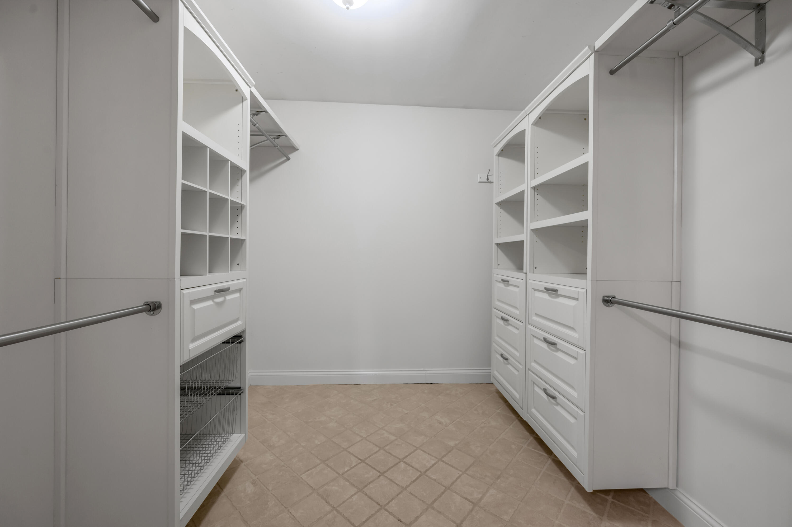 1056 High Point Drive Property Photo 45