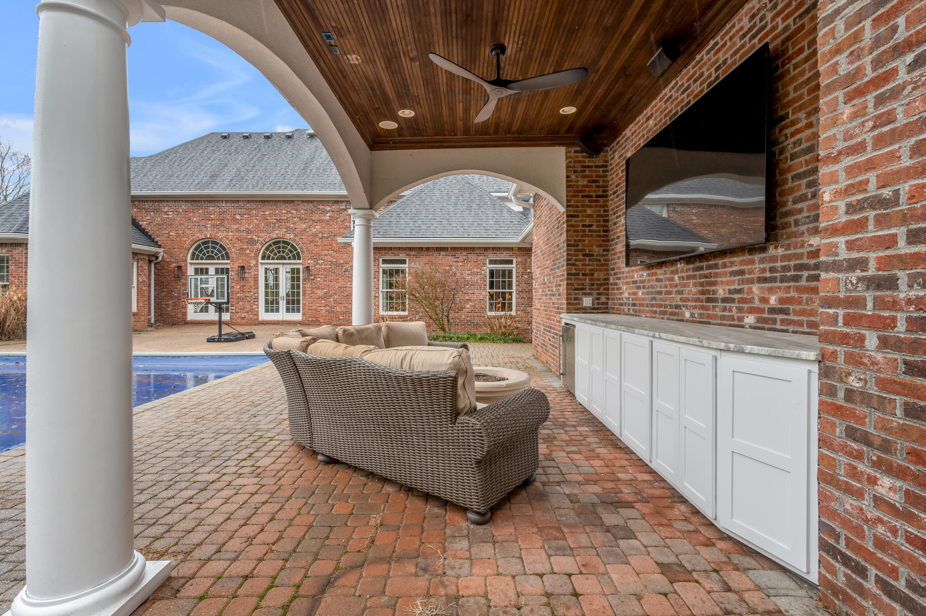 1056 High Point Drive Property Photo 54