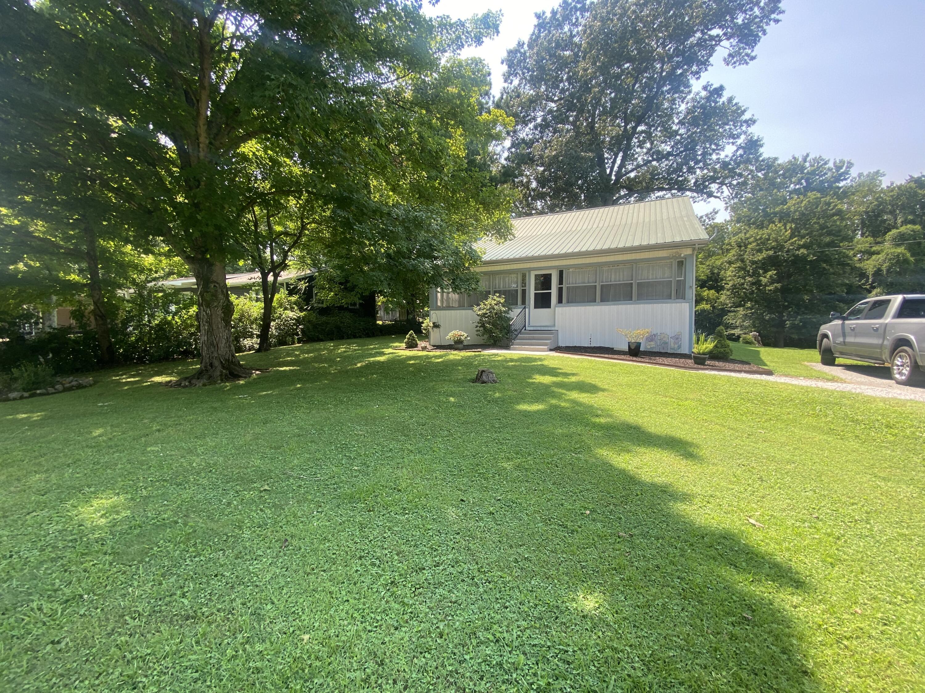 212 Bay Lane Property Photo 4