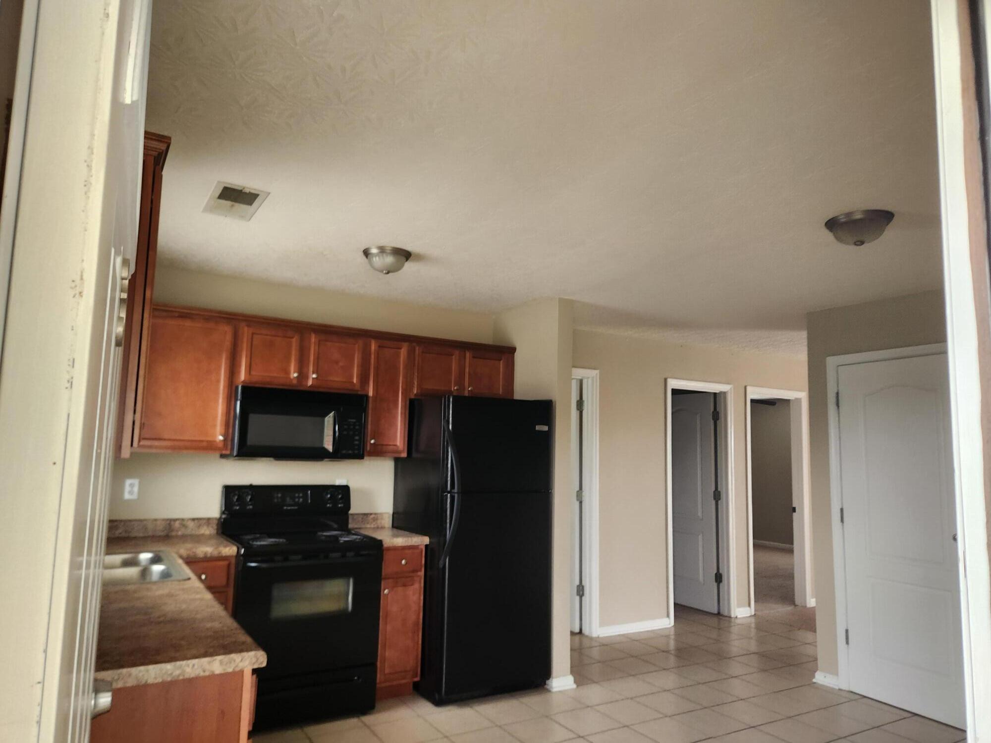 2021 Willow Drive 3 Property Photo 3