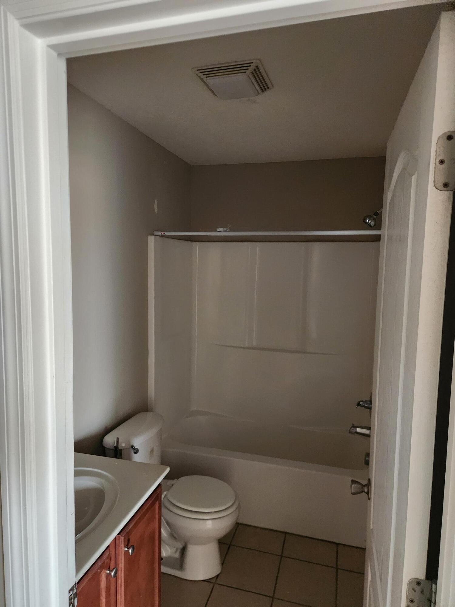 2021 Willow Drive 3 Property Photo 5