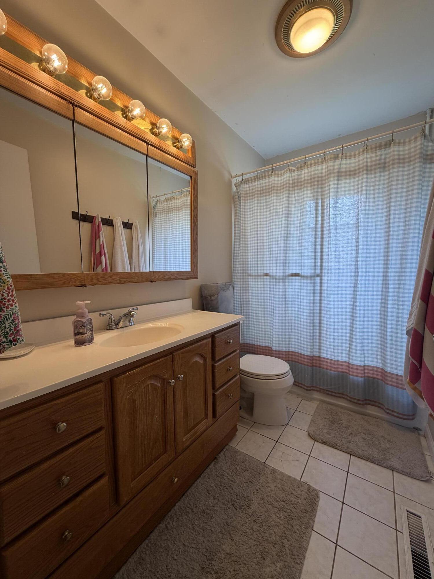341 Hollyhill Drive Property Photo 3