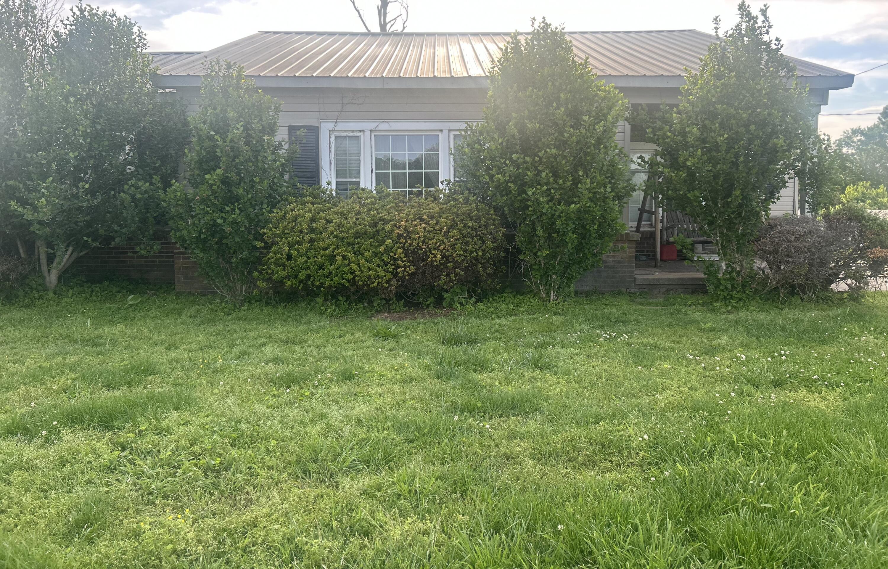 1753 State Route 943 Property Photo 1