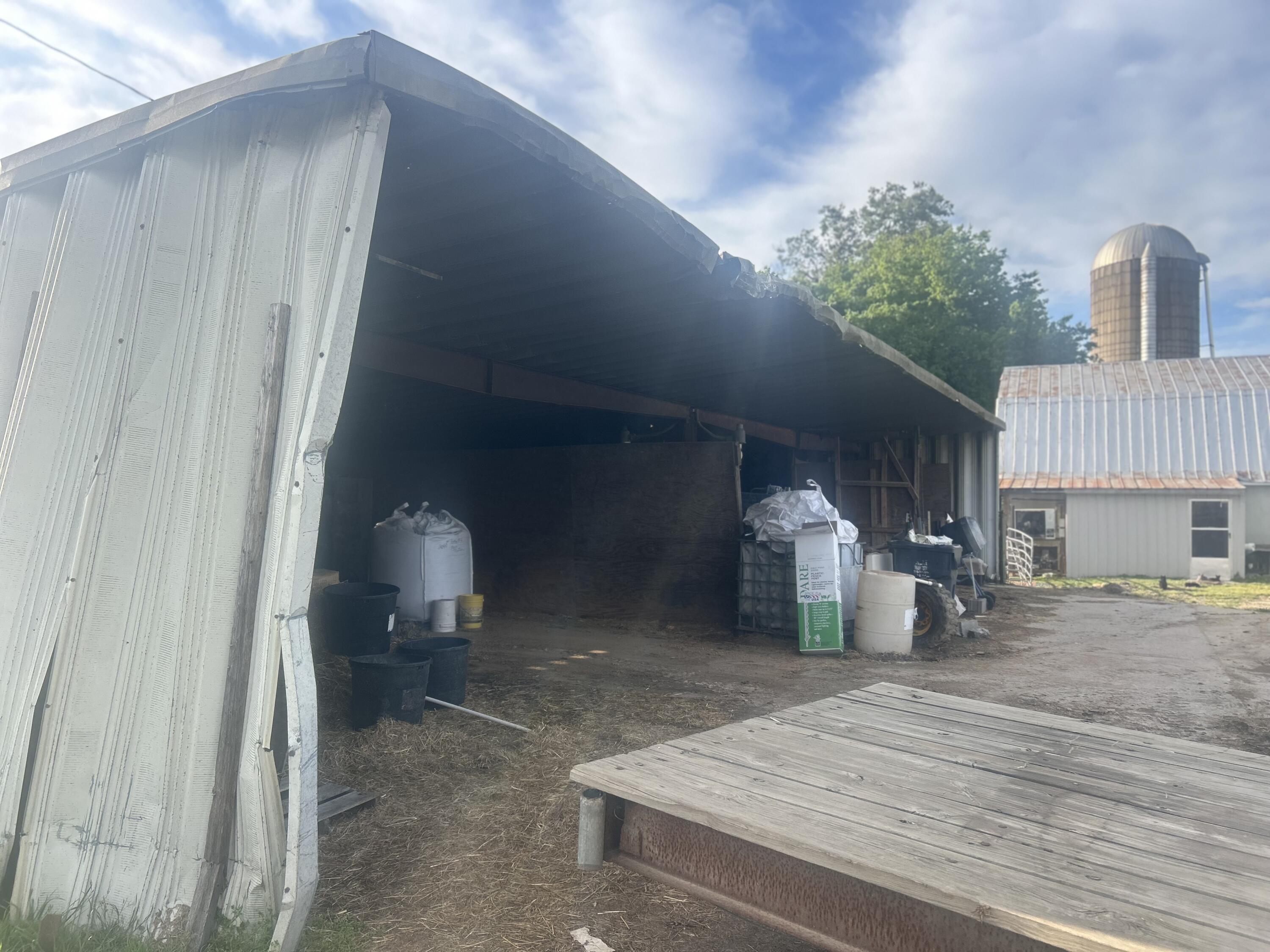 1753 State Route 943 Property Photo 5