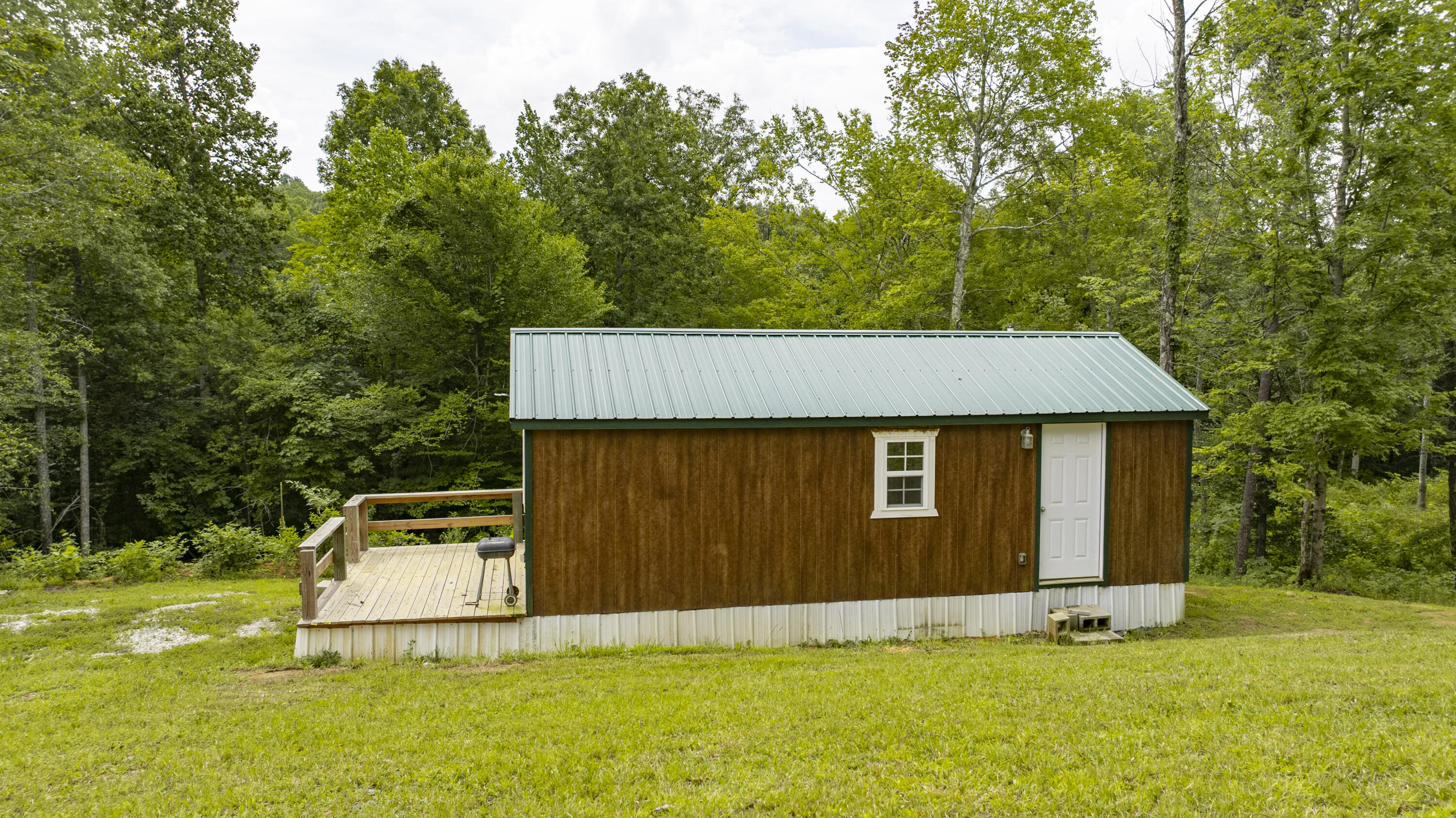 439 Lakepoint View Road Property Photo 7