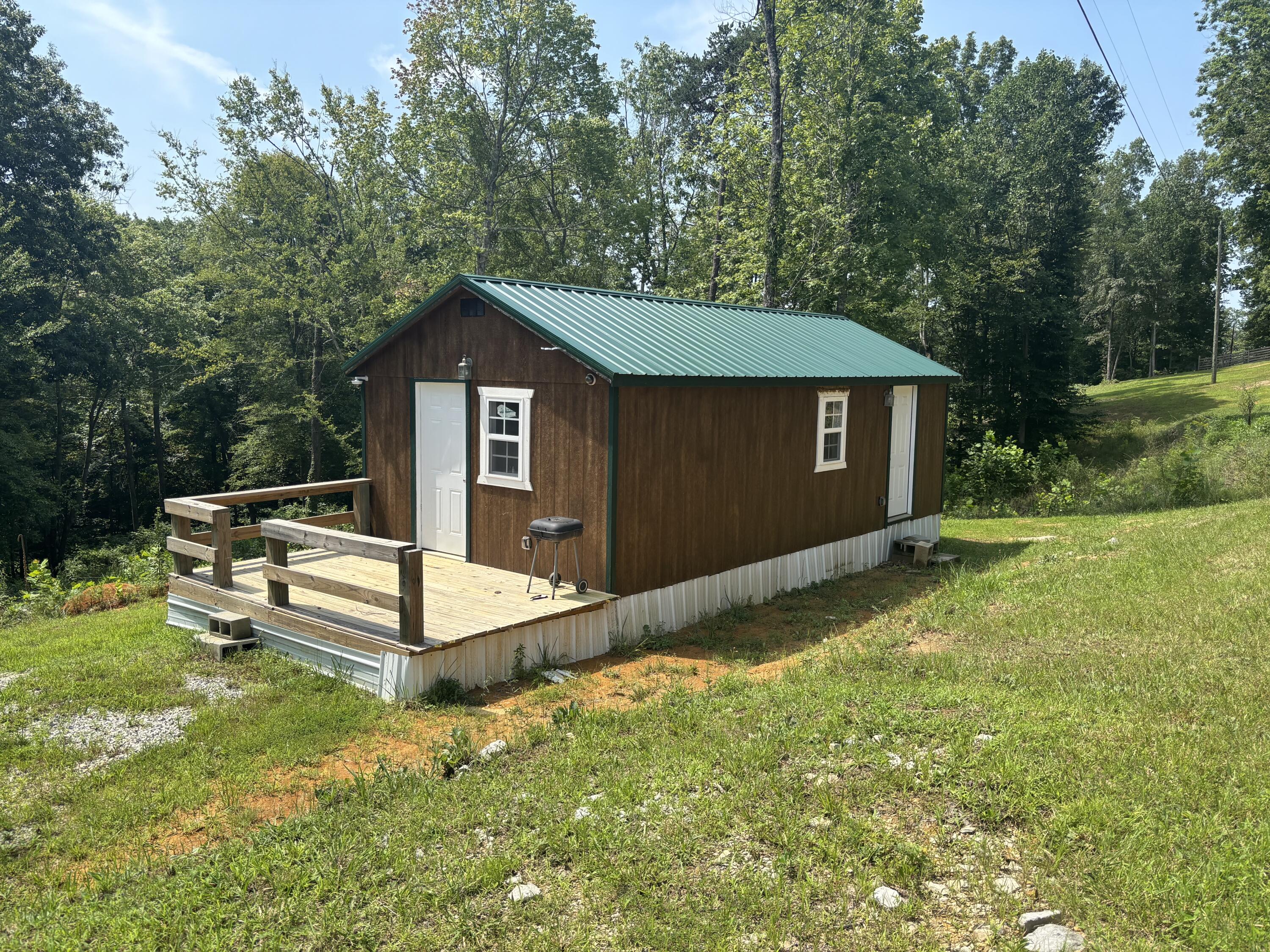 439 Lakepoint View Road Property Photo 10