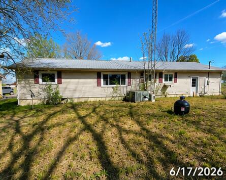 300 4th St Street Property Photo 3