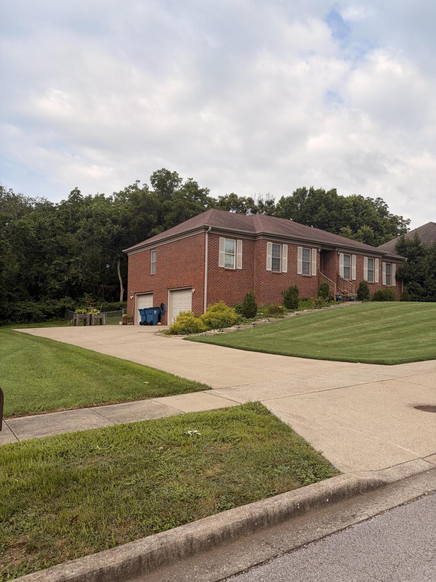 1005 Middlebrook Drive Property Photo 2