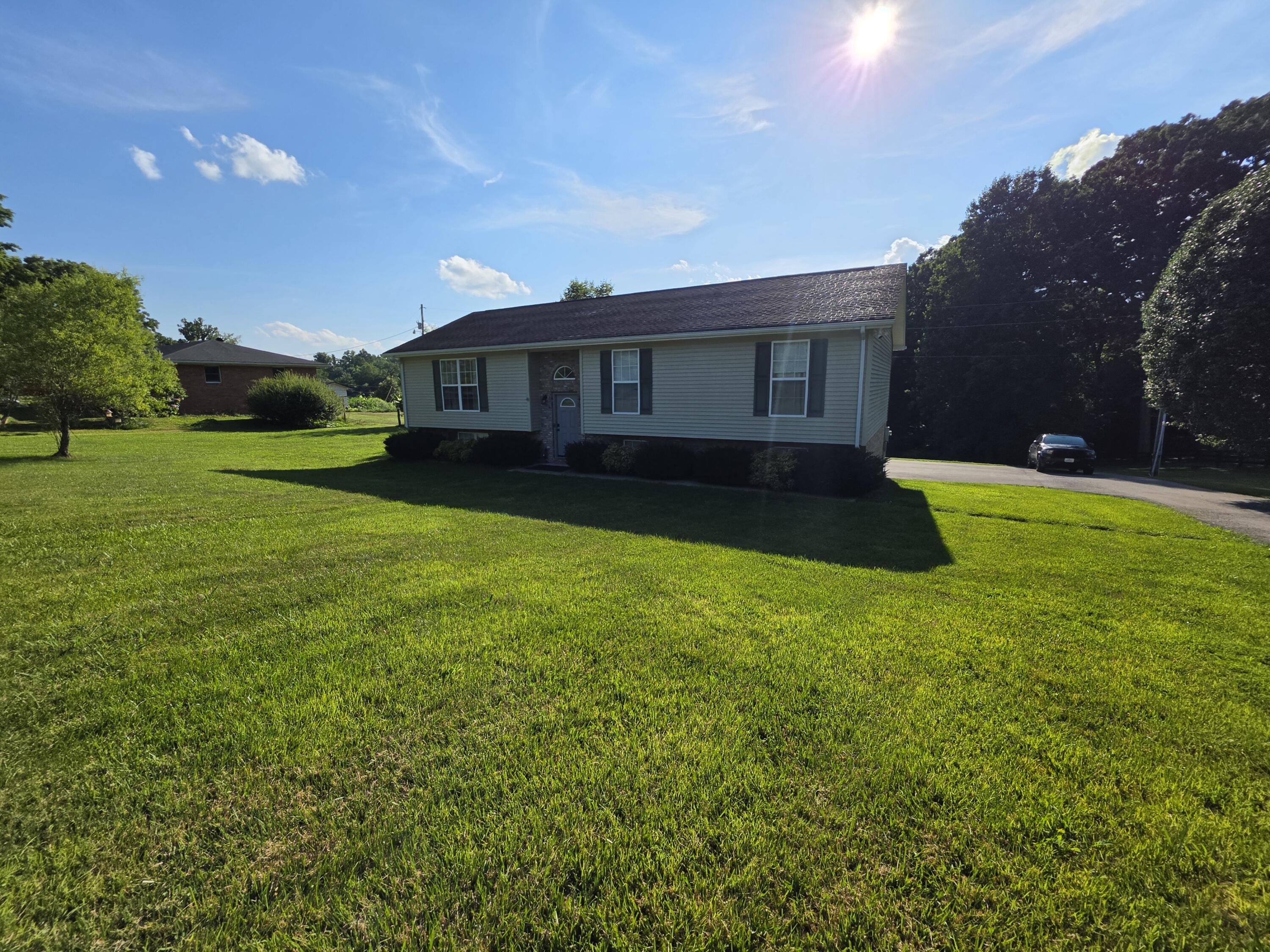 9468 Keavy Road Property Photo 2