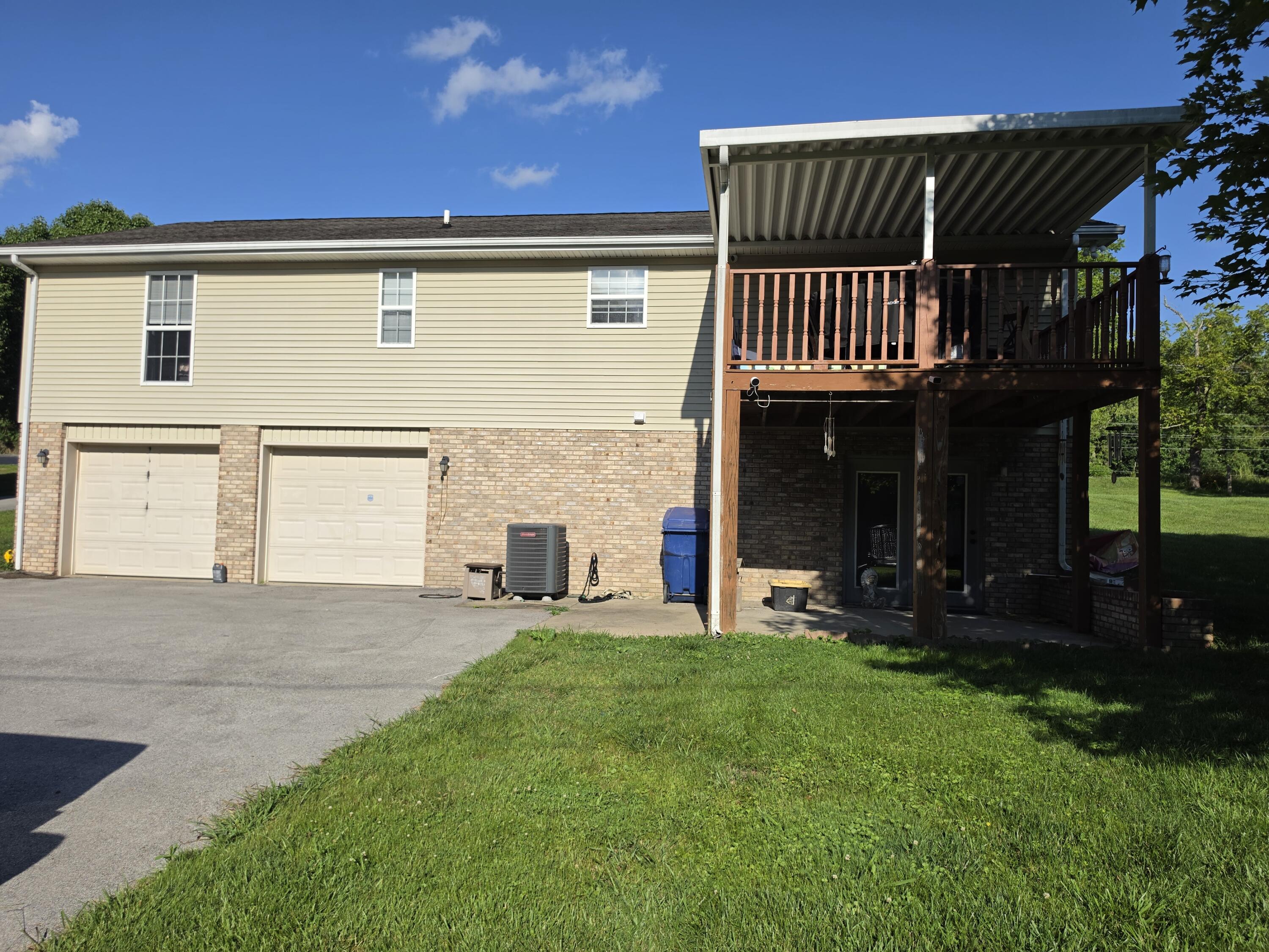 9468 Keavy Road Property Photo 3