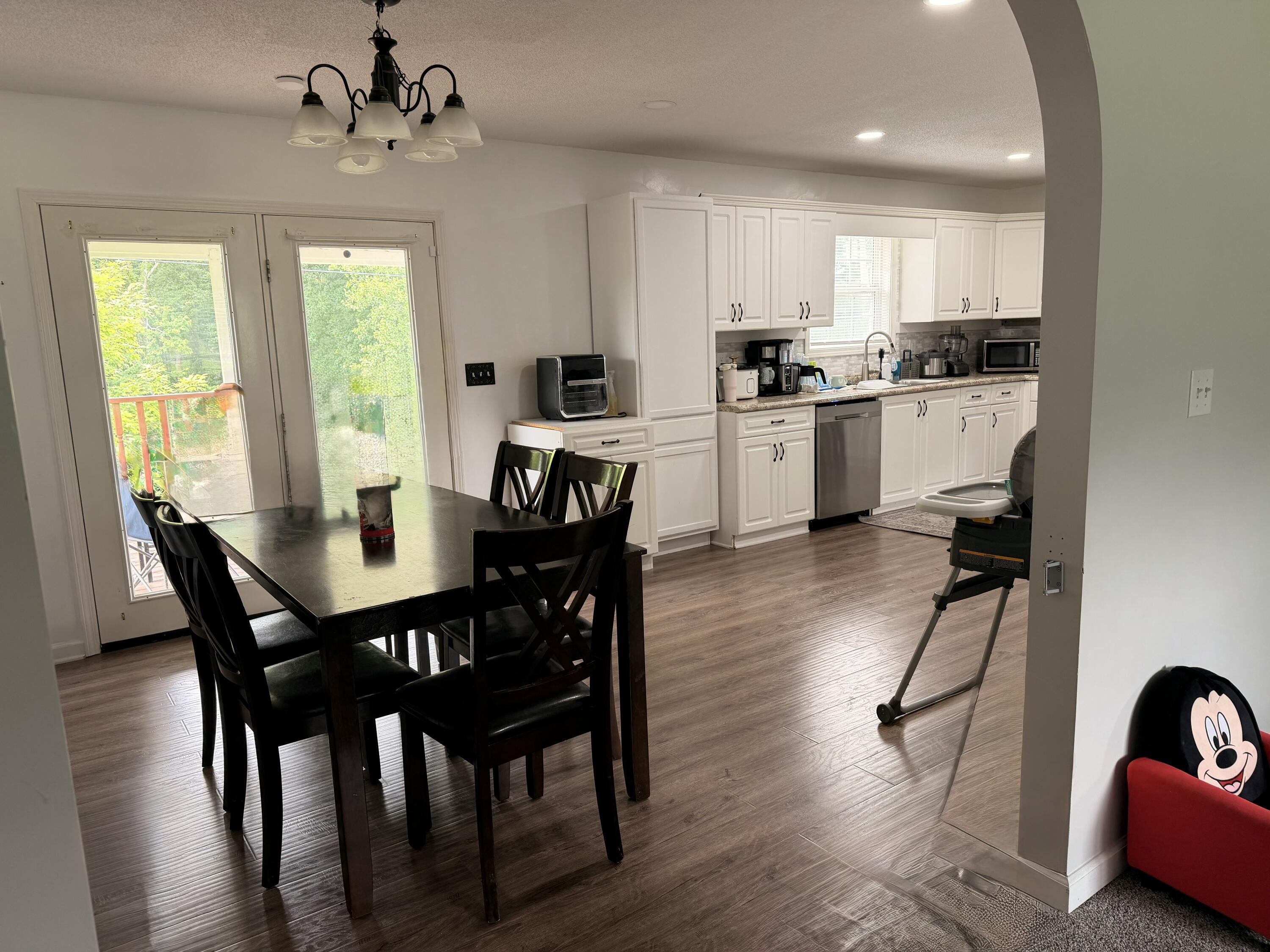 9468 Keavy Road Property Photo 16