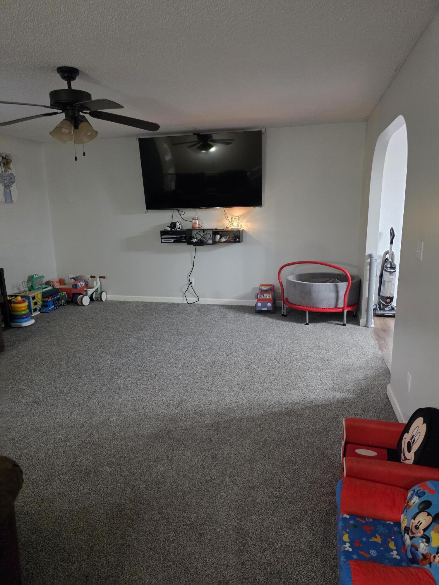 9468 Keavy Road Property Photo 19