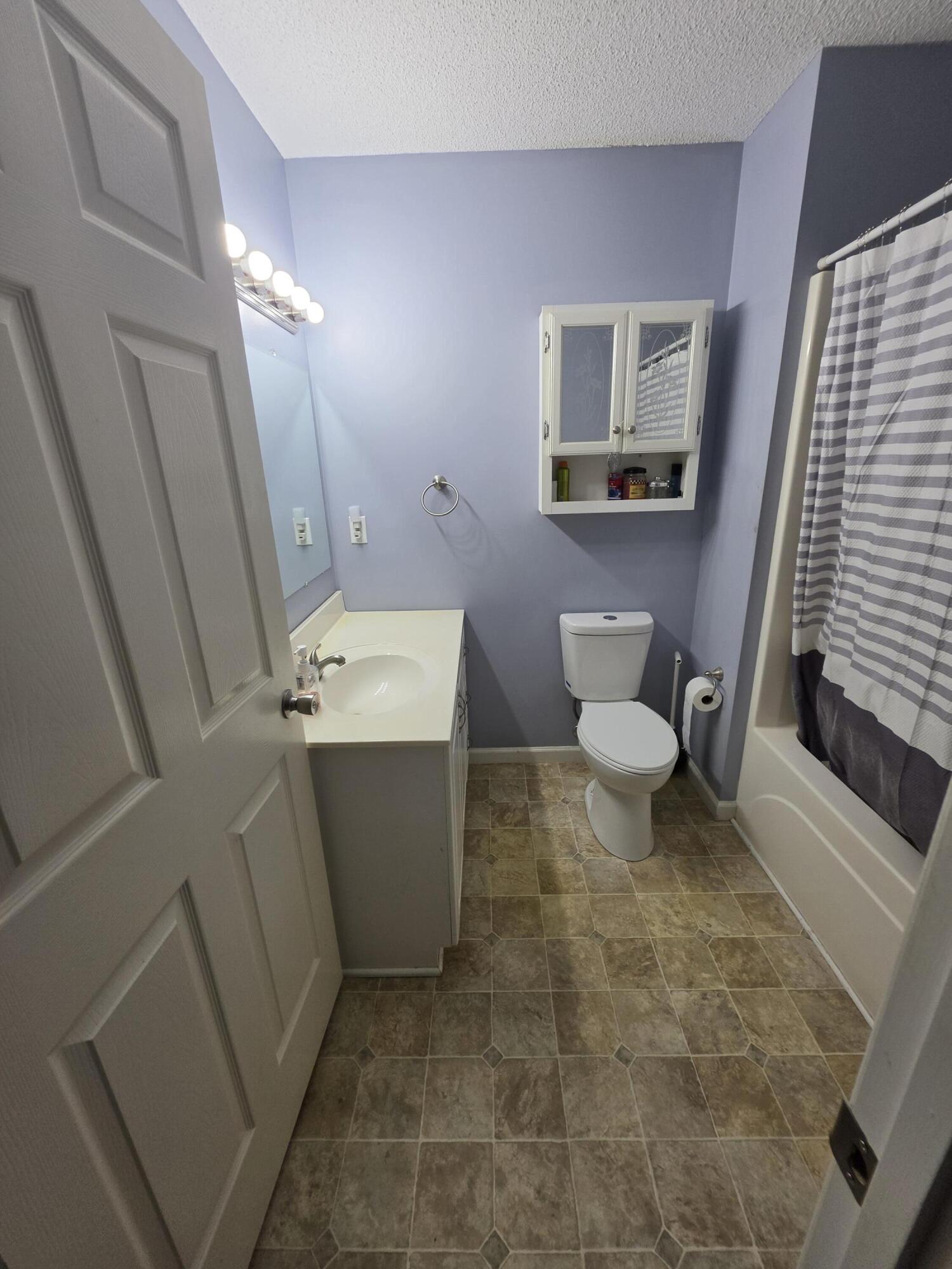 9468 Keavy Road Property Photo 20