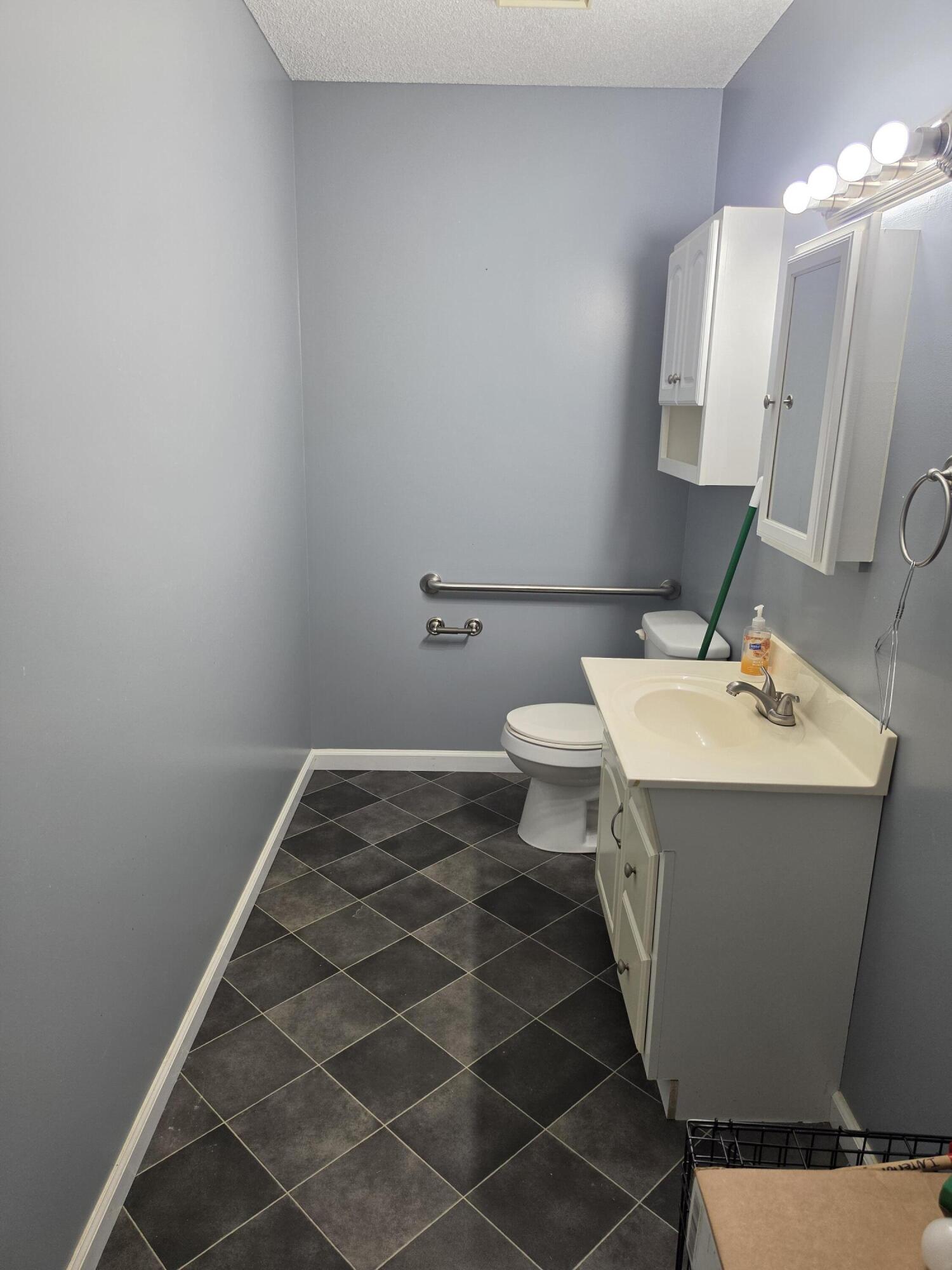 9468 Keavy Road Property Photo 28