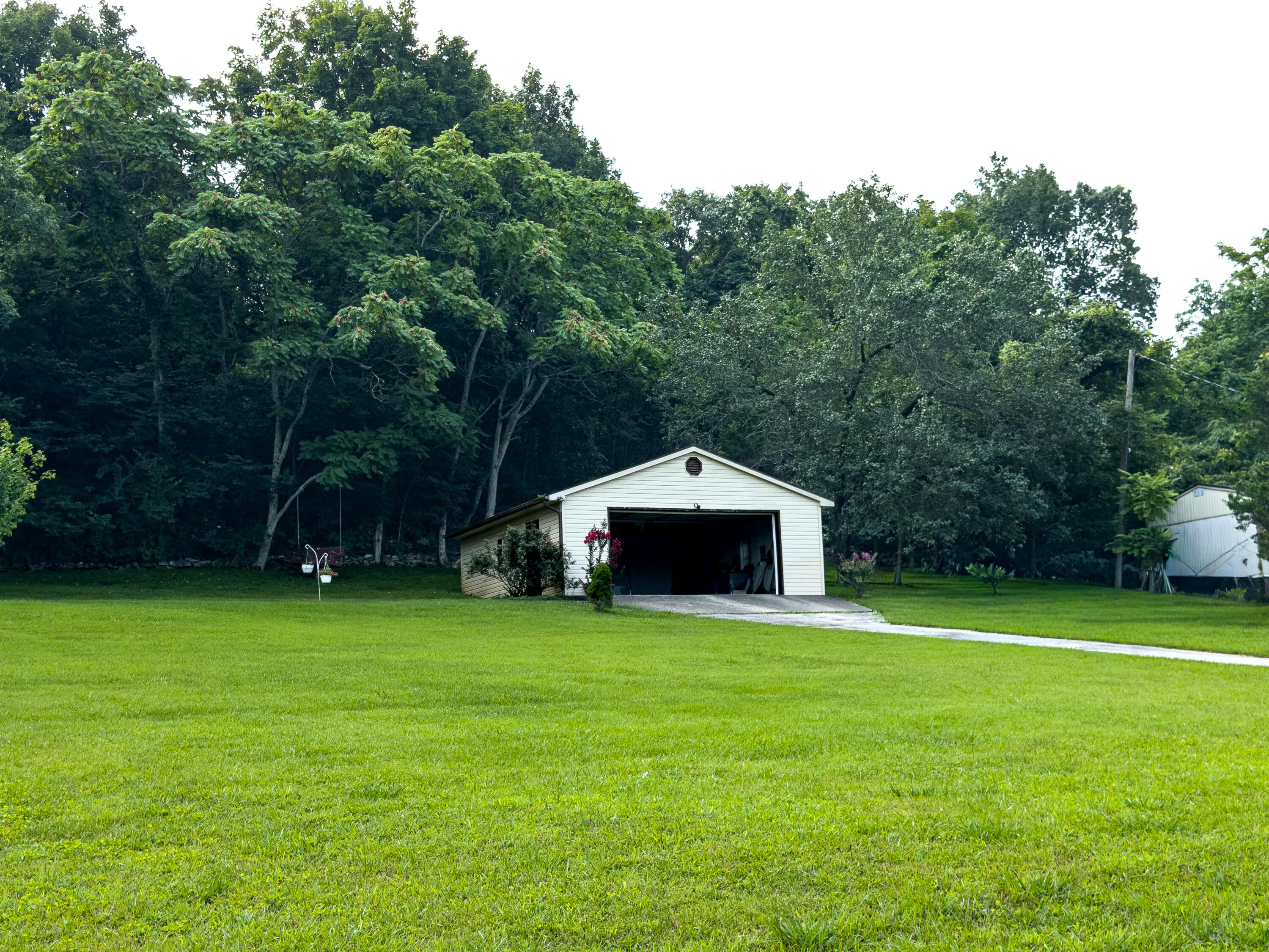 186 Hancock Subdivision Property Photo 4