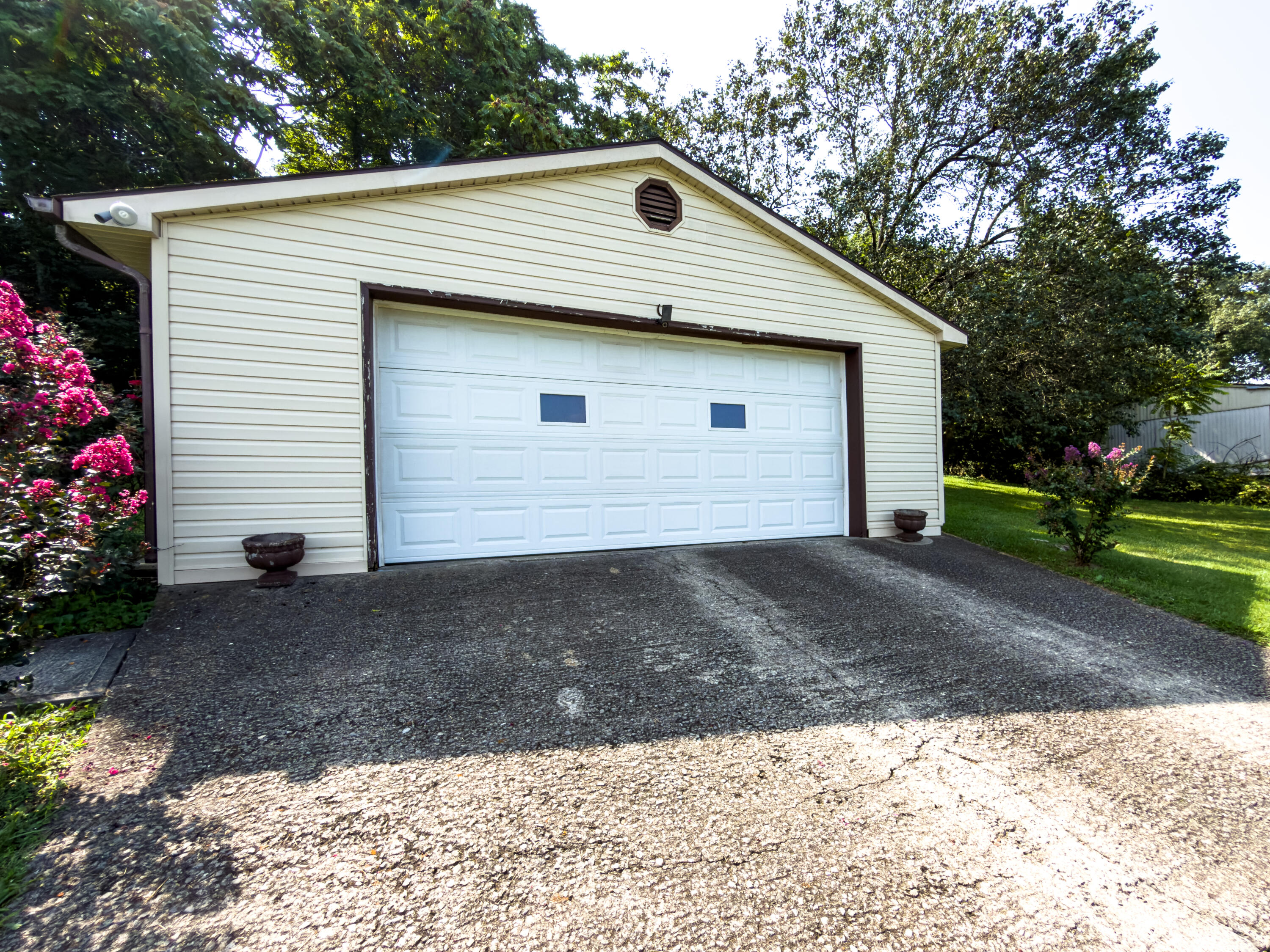 186 Hancock Subdivision Property Photo 5