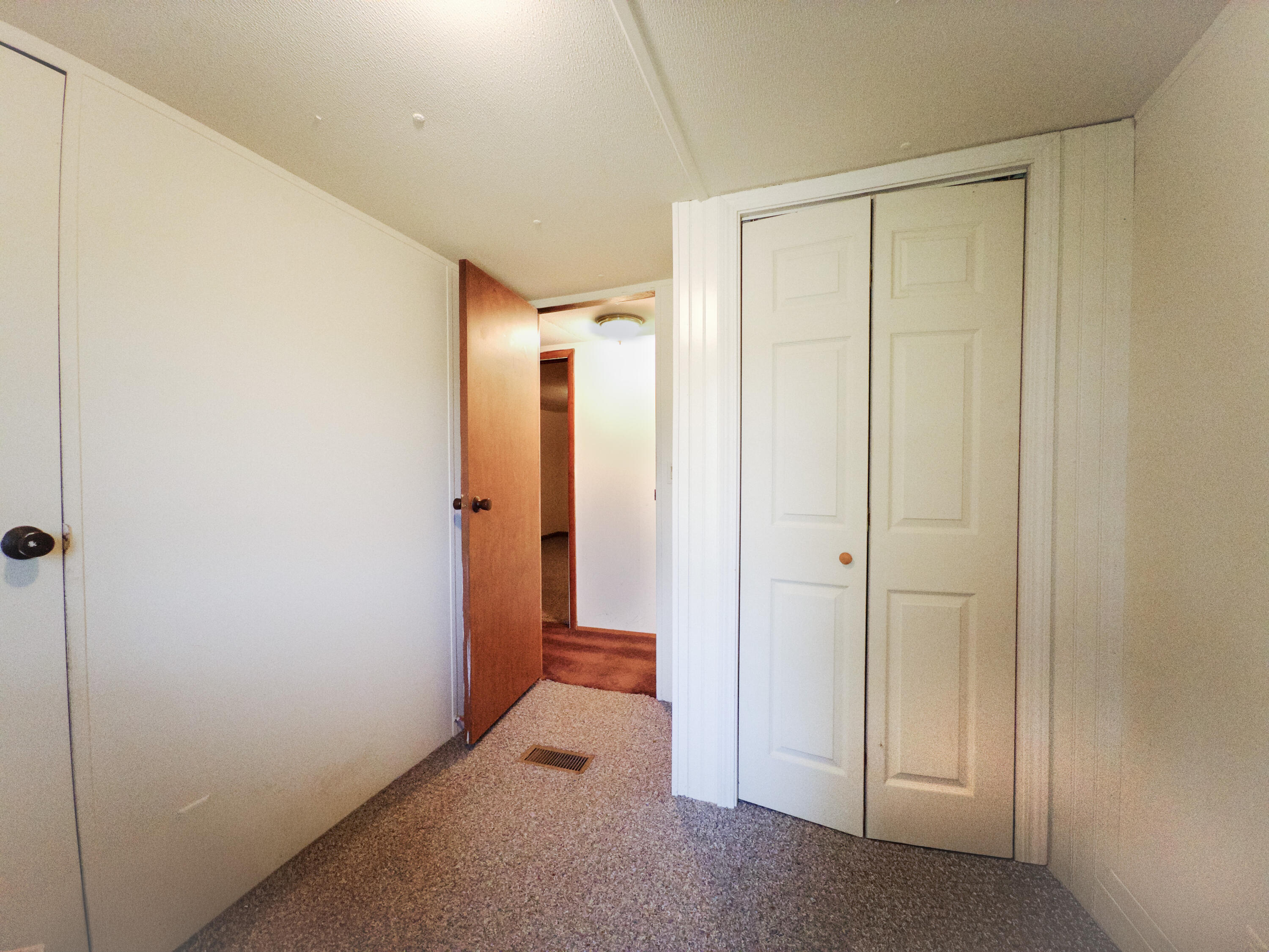 186 Hancock Subdivision Property Photo 17