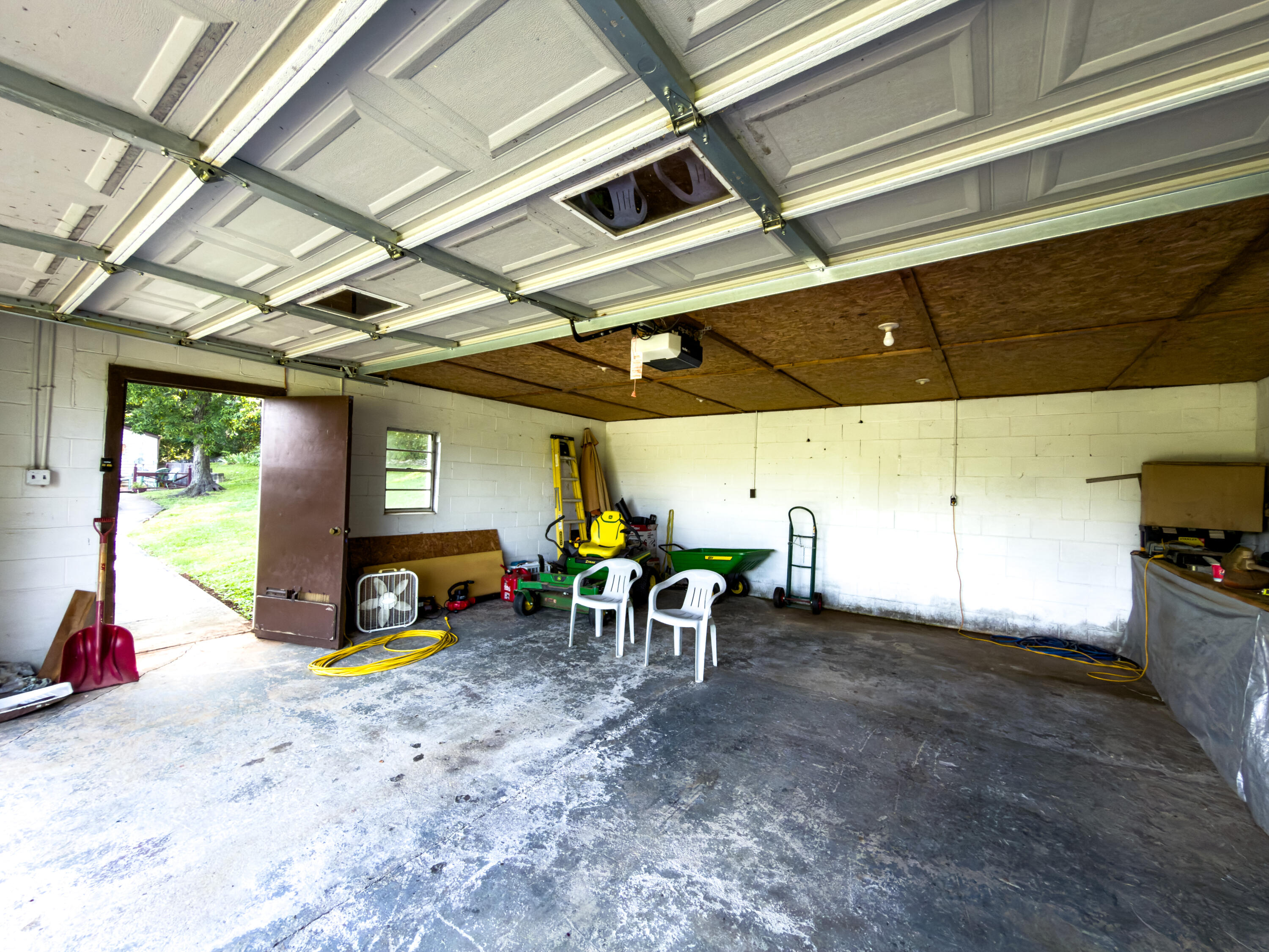 186 Hancock Subdivision Property Photo 32