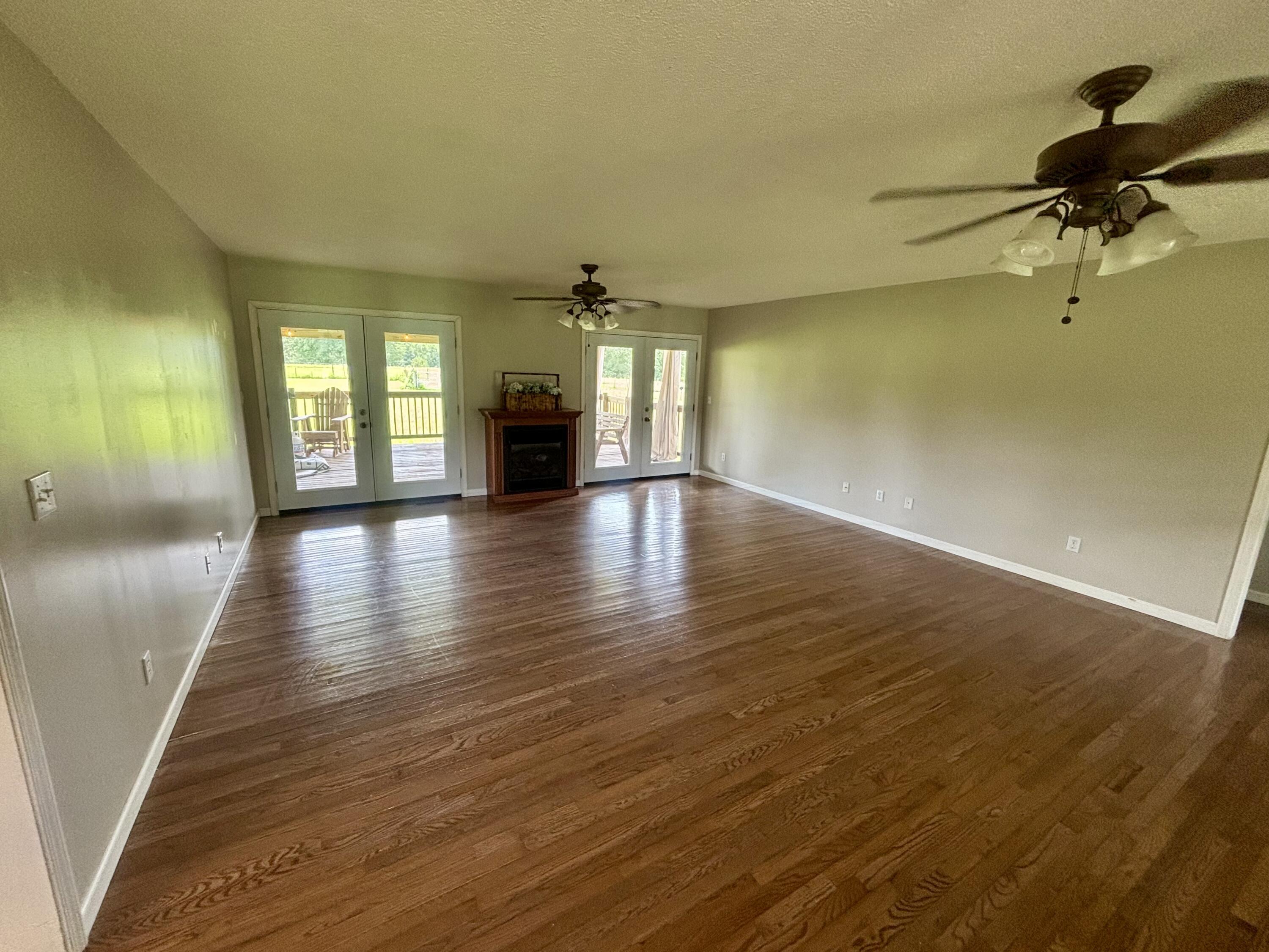 153 Webster Lane Property Photo 8