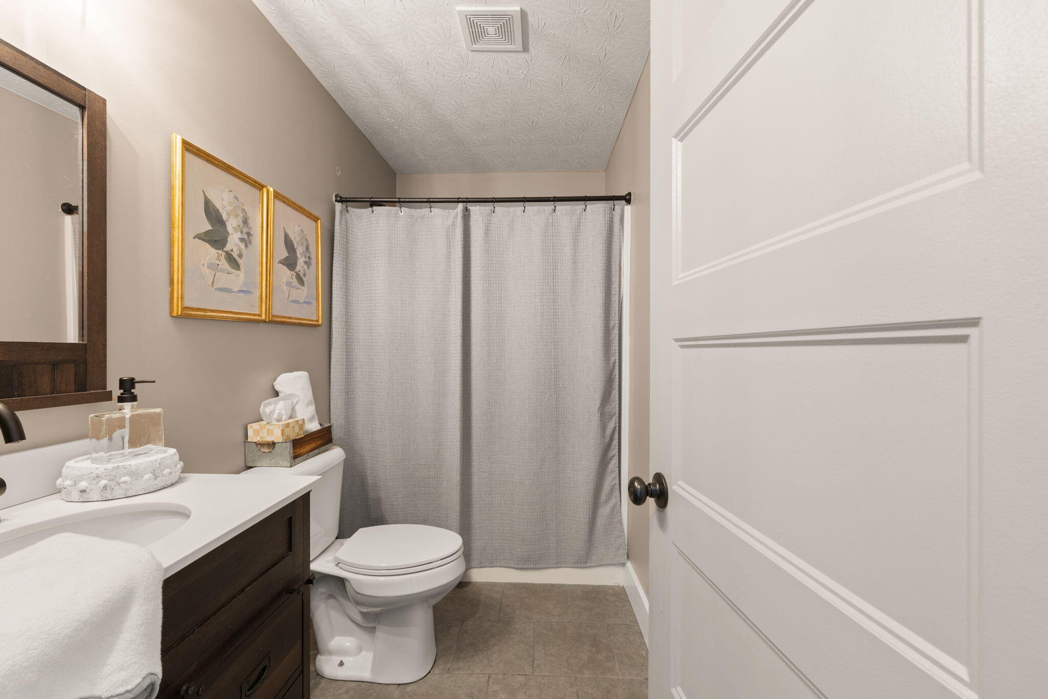 355 Whisper Woods Drive Property Photo 46