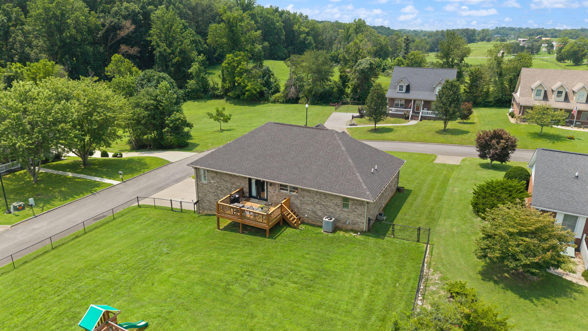 355 Whisper Woods Drive Property Photo 93