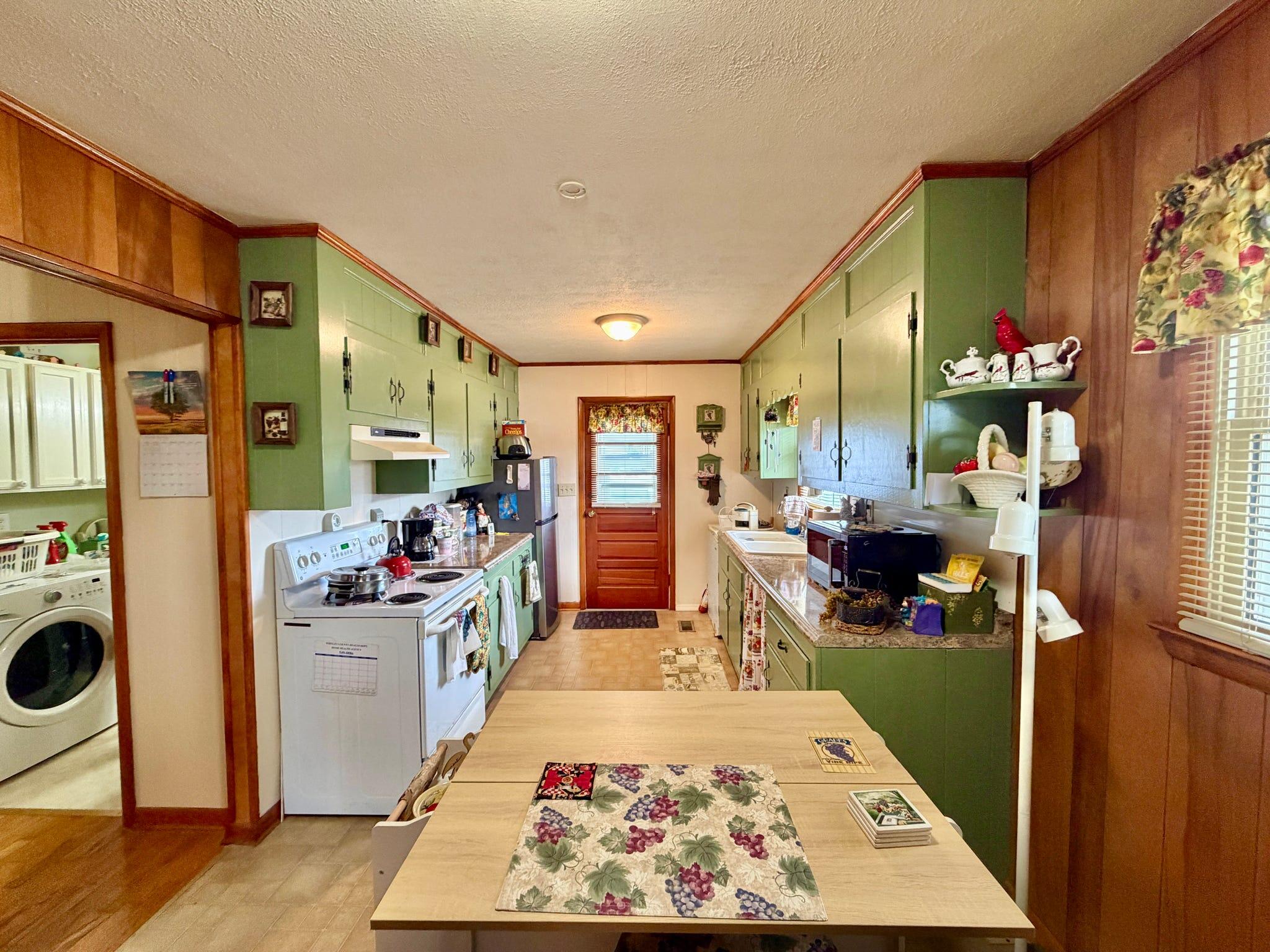 208 Tureman Avenue Property Photo 12
