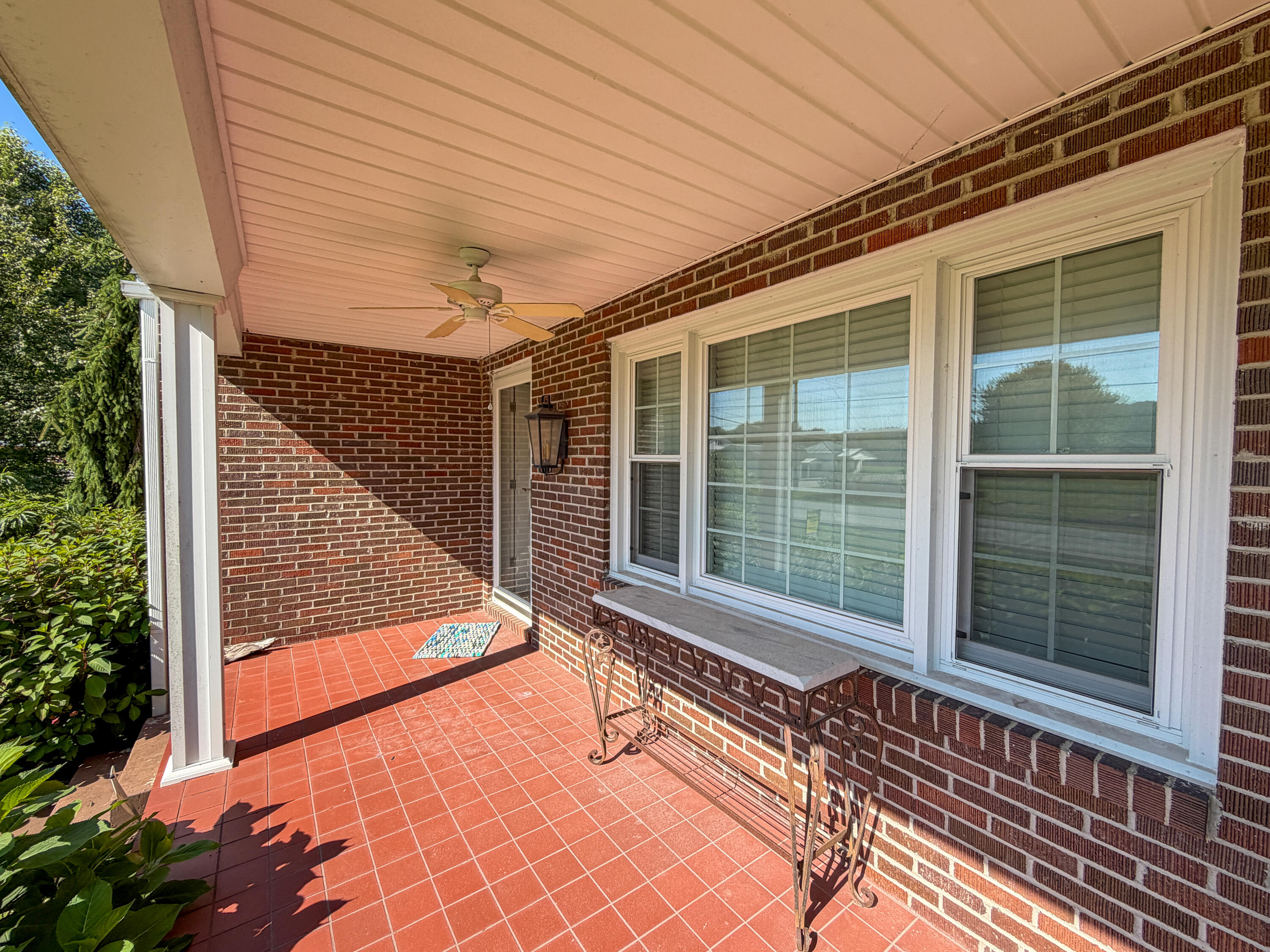 365 Williams Street Property Photo 7