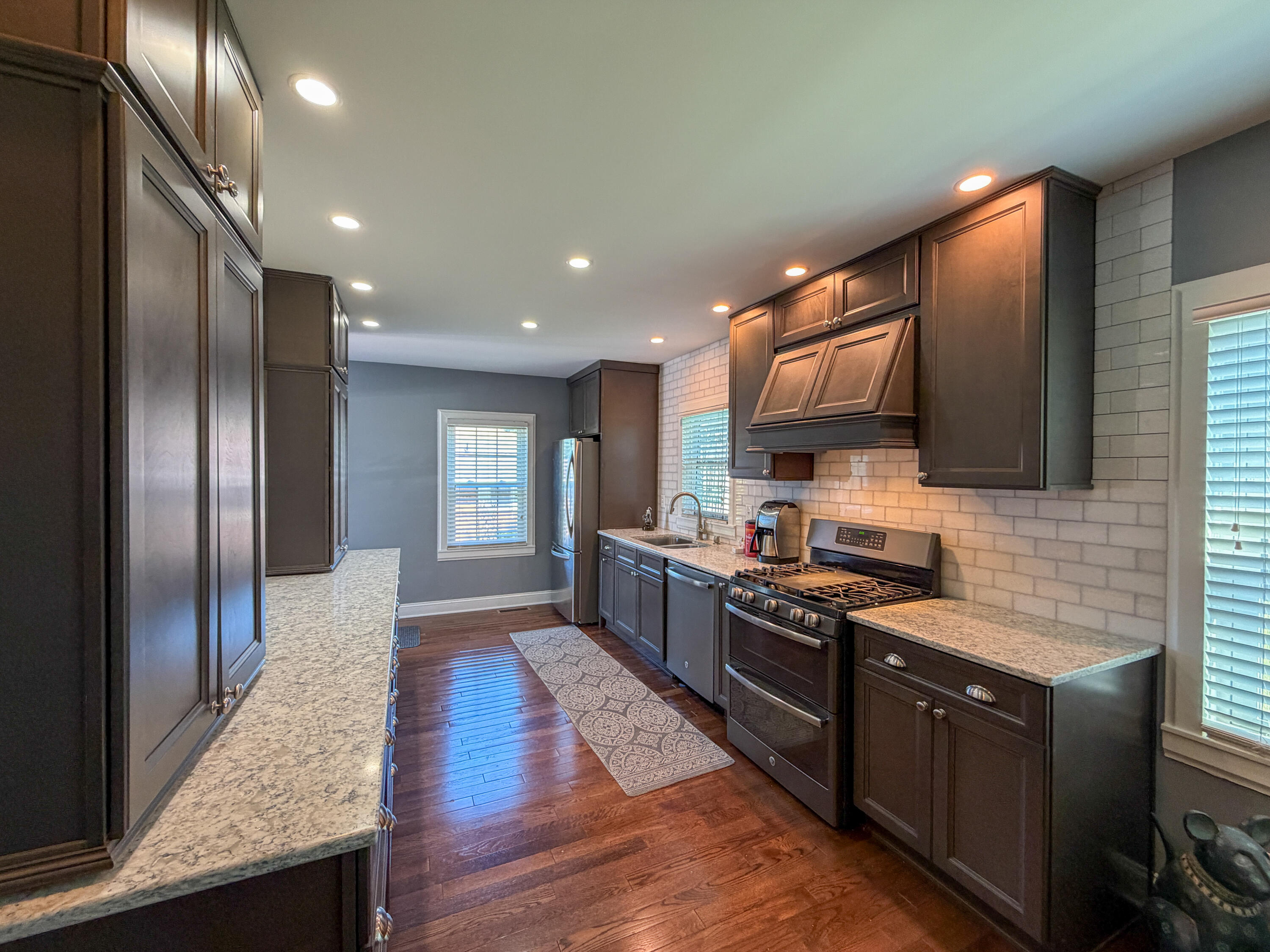 365 Williams Street Property Photo 11