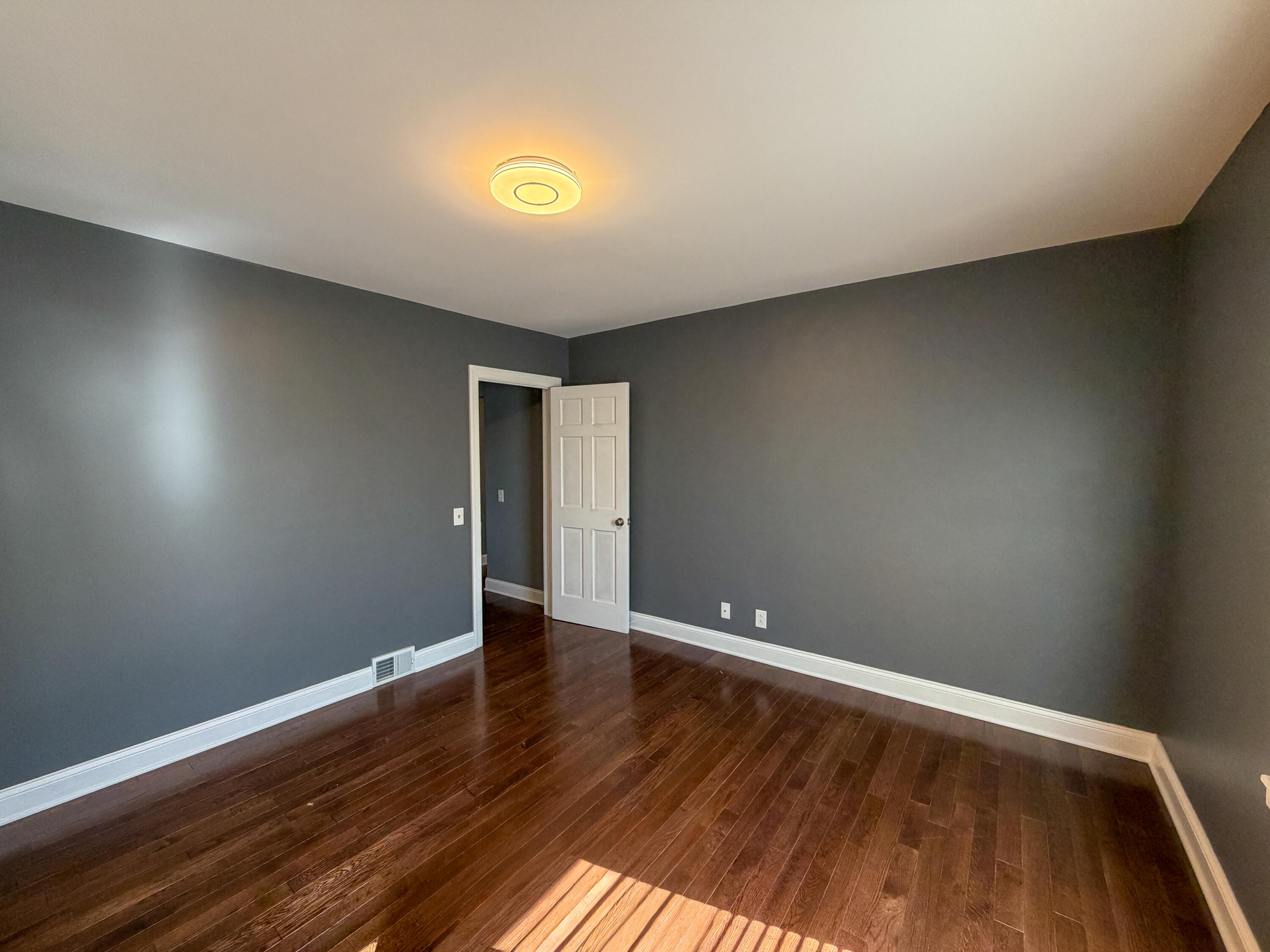 365 Williams Street Property Photo 14