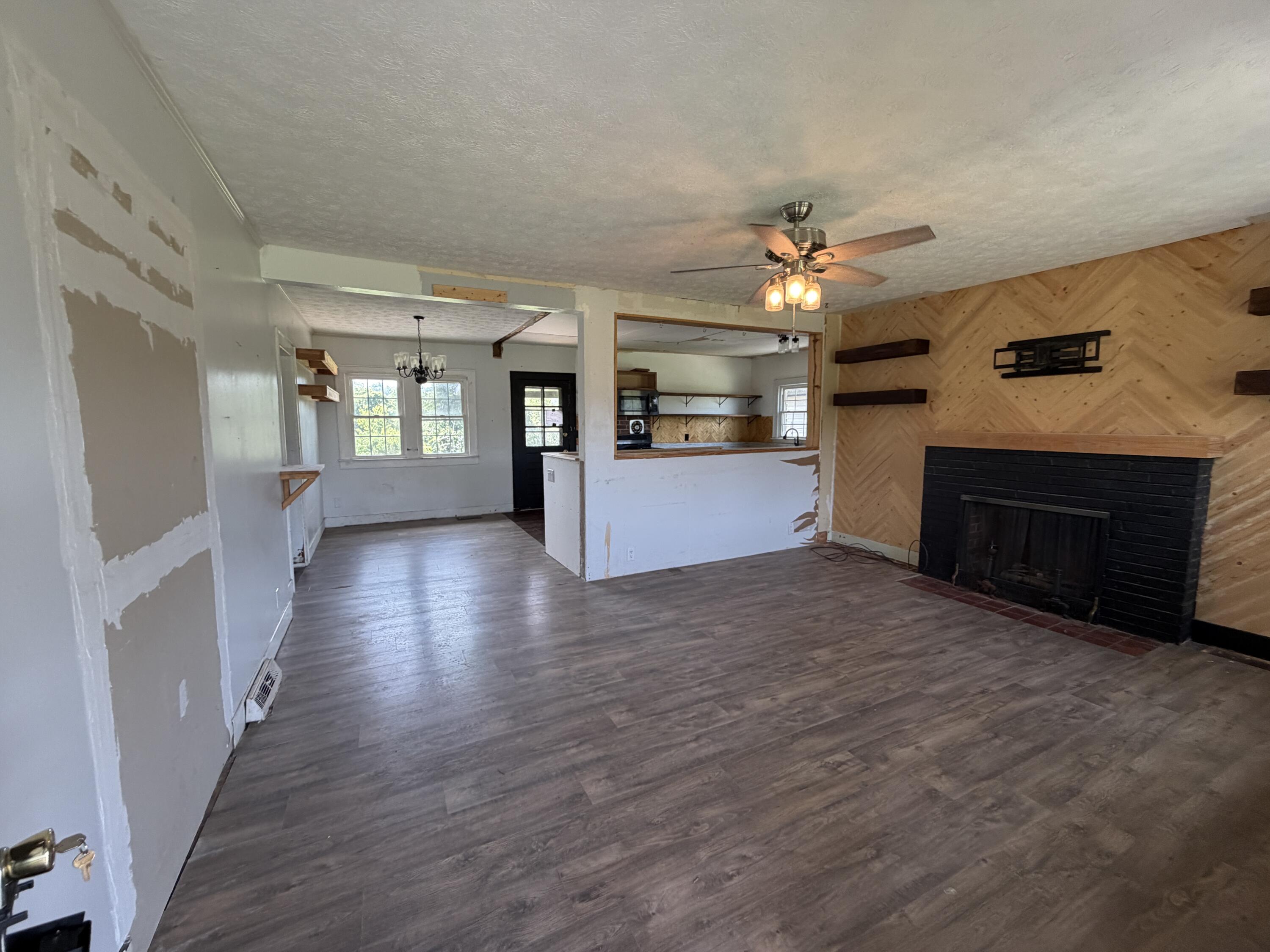 17228 Dawson Road Property Photo 2