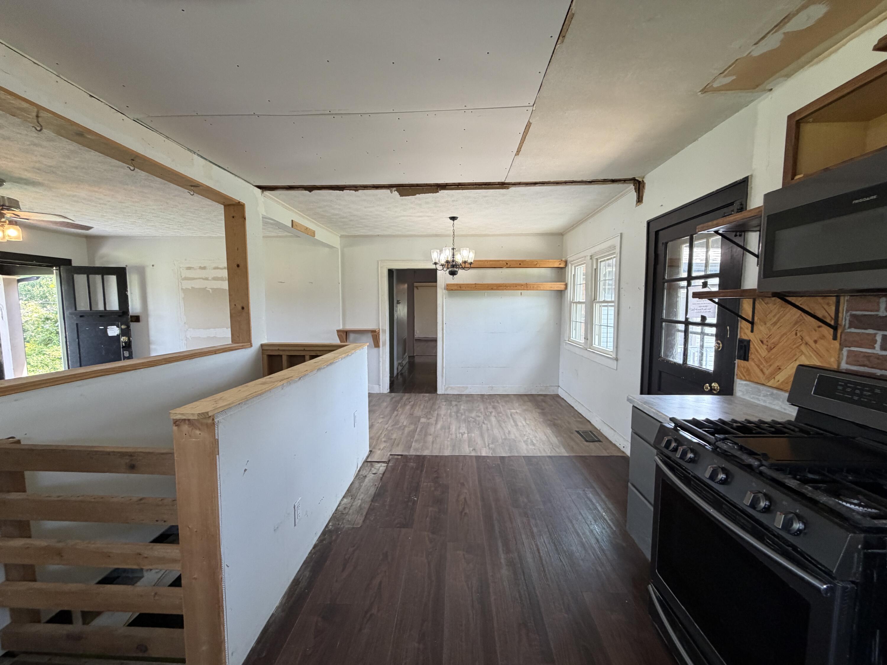 17228 Dawson Road Property Photo 4