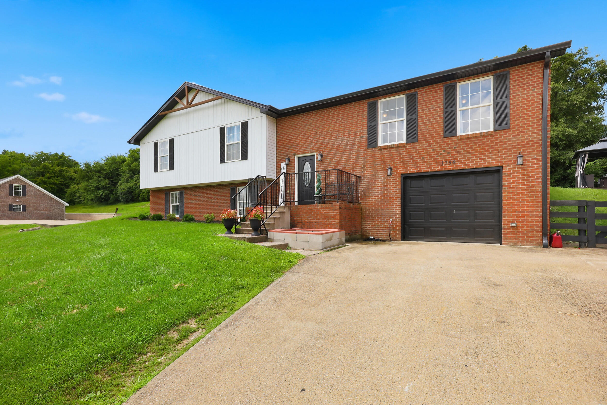 1756 Lancaster Road Property Photo 3
