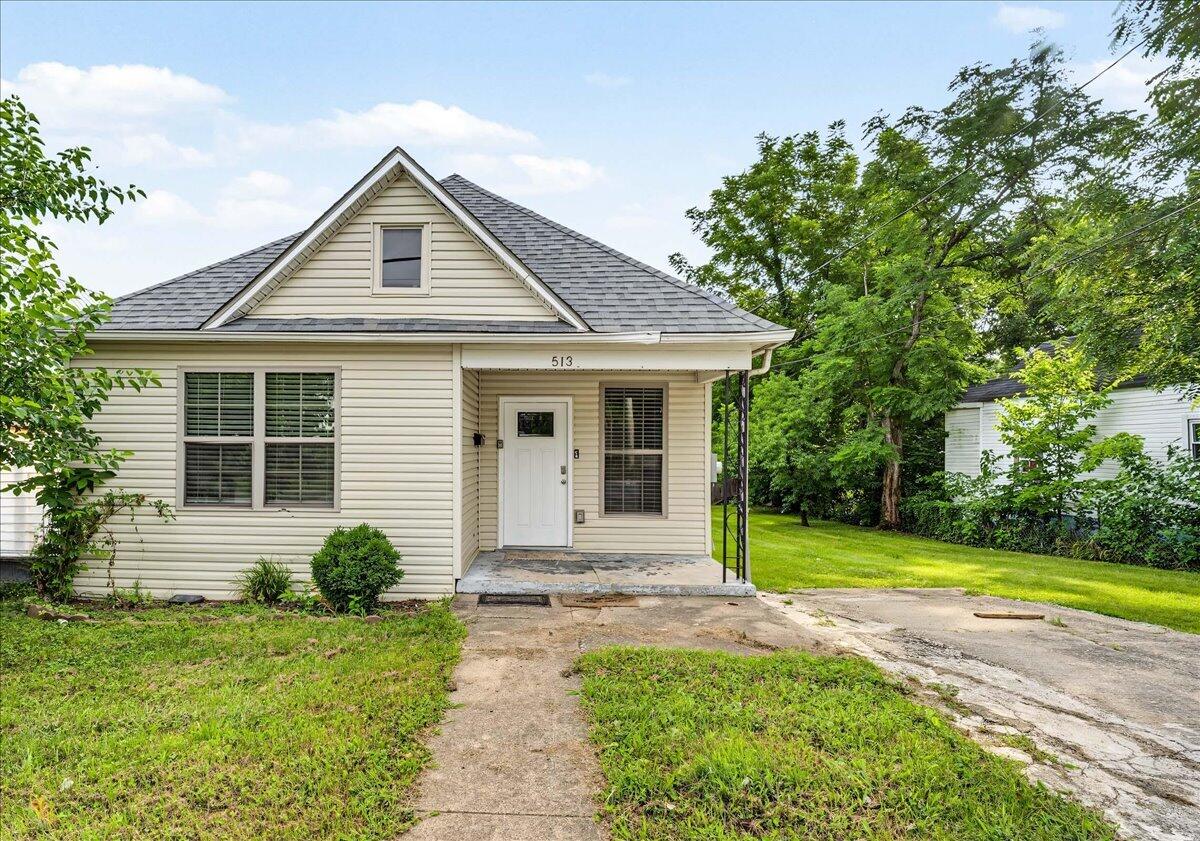 513 E 7th Street Property Photo 1