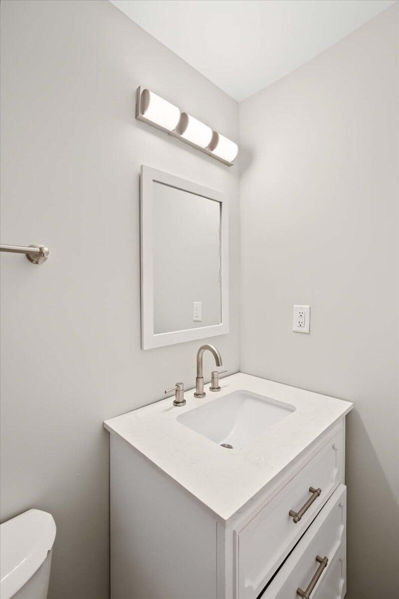 513 E 7th Street Property Photo 16