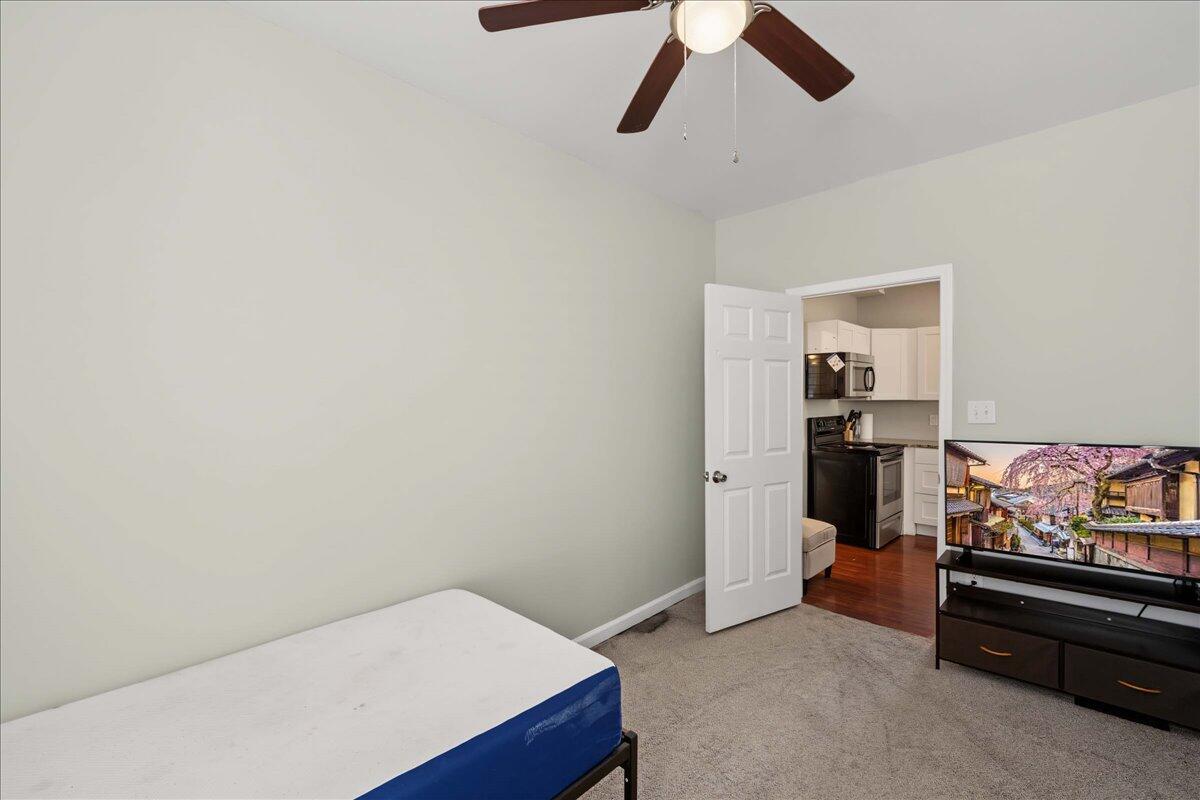 513 E 7th Street Property Photo 19